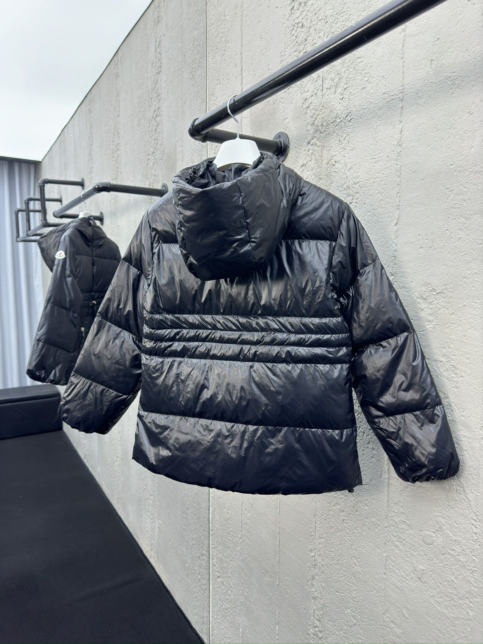 MONCLER 收腰羽绒服外套 2