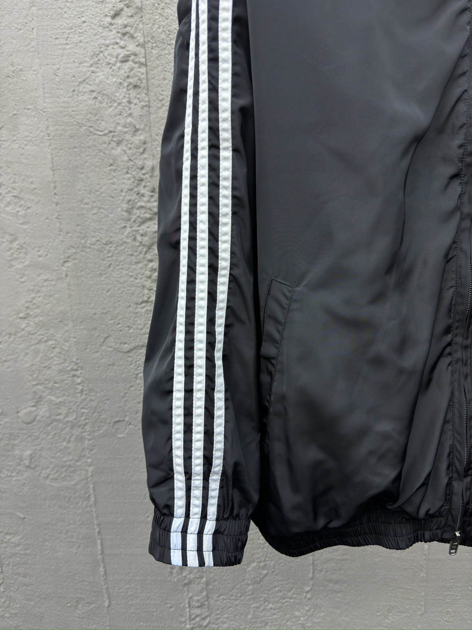 Balenciaga X AD联名 三叶草梭织运动外套 6