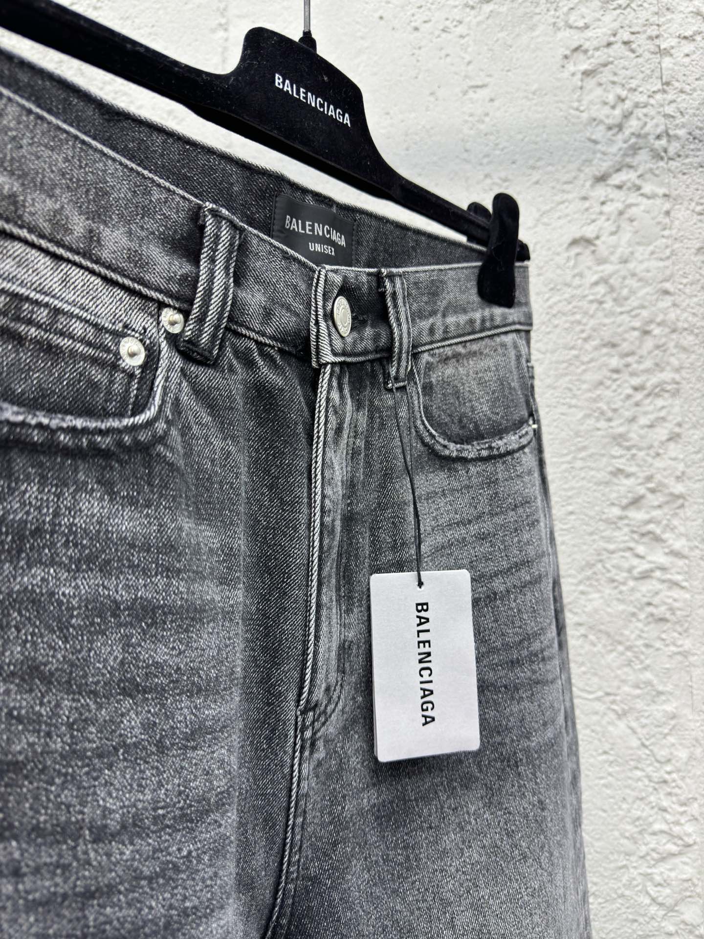 Balenciaga 喇叭破坏做旧牛仔裤 8