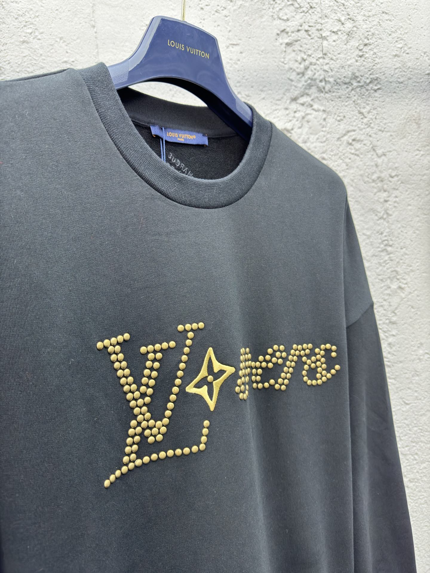 LOUIS VUITTON 铆钉珍珠卫衣 8