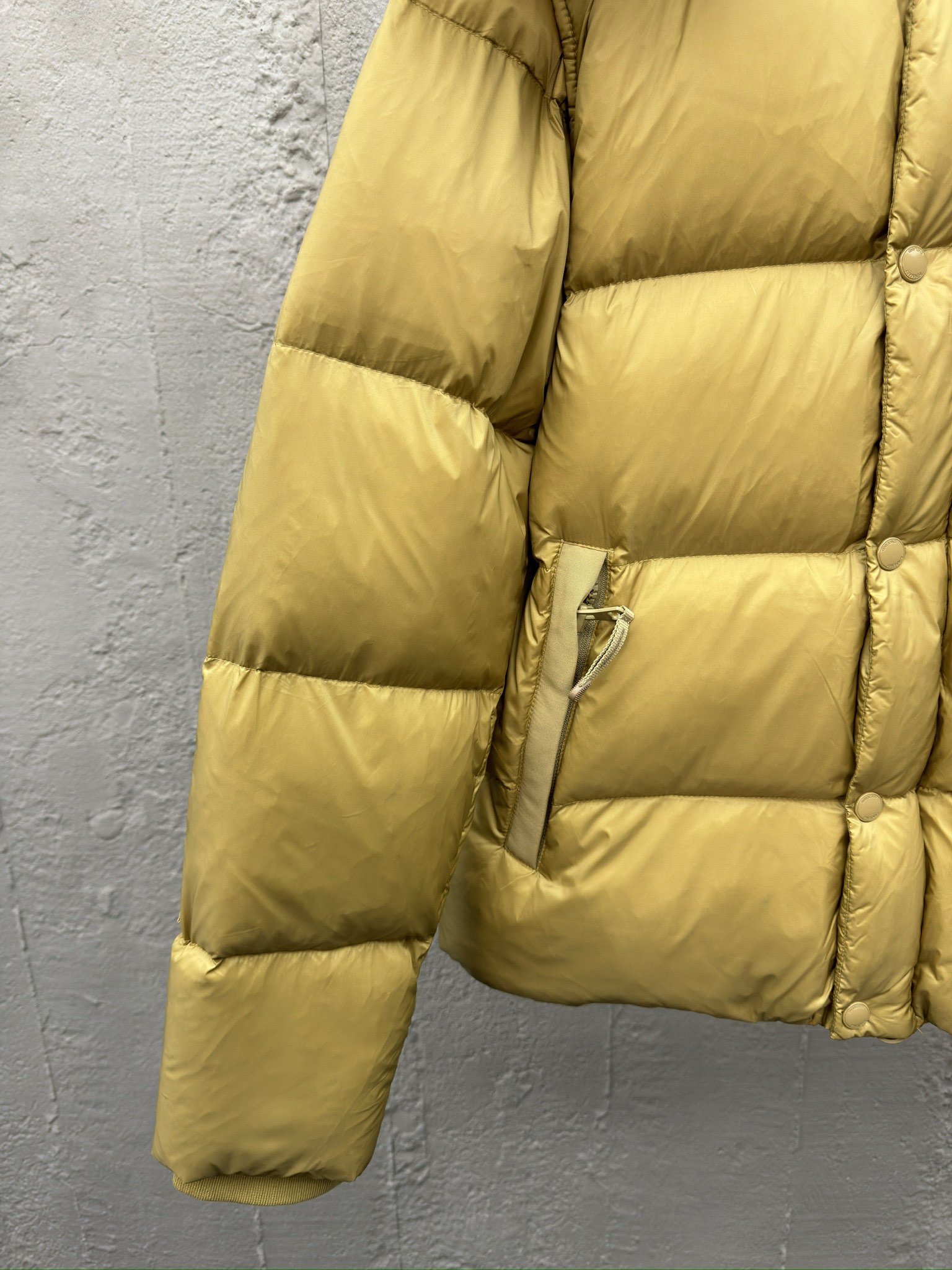 BURBERRY 可拆卸袖子拼接连帽羽绒服 8