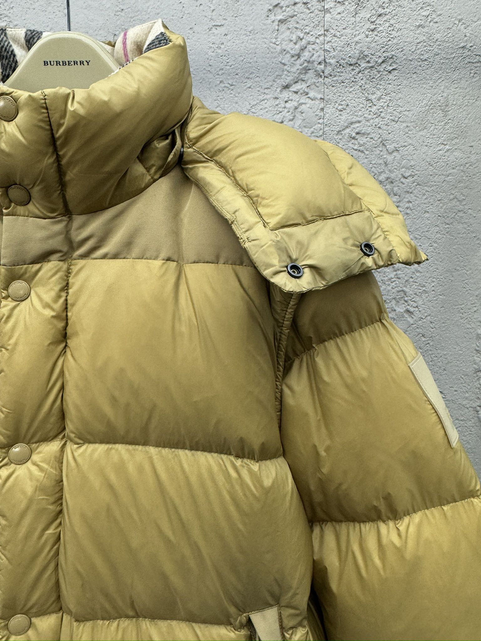 BURBERRY 可拆卸袖子拼接连帽羽绒服 7
