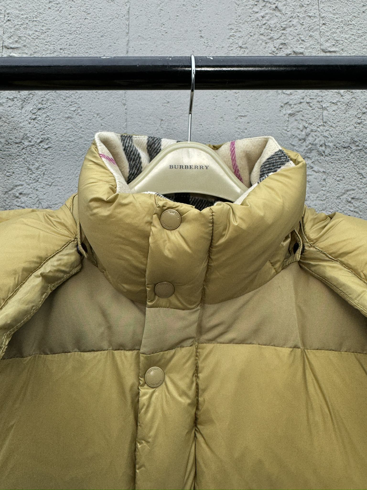 BURBERRY 可拆卸袖子拼接连帽羽绒服 5