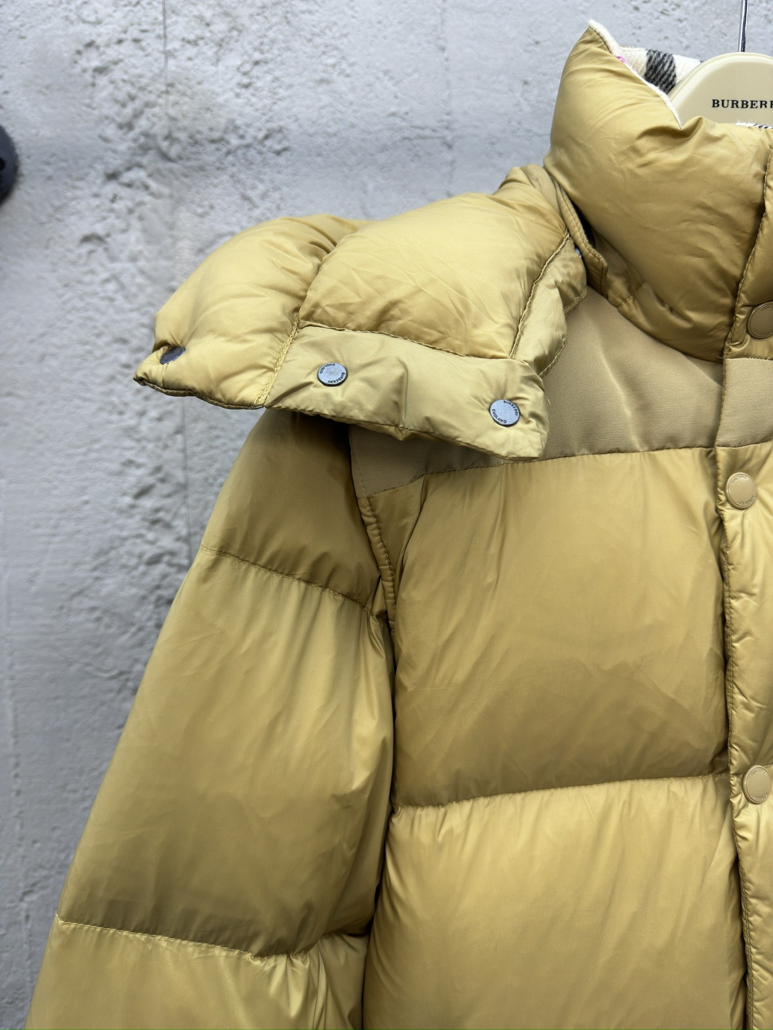 BURBERRY 可拆卸袖子拼接连帽羽绒服 6