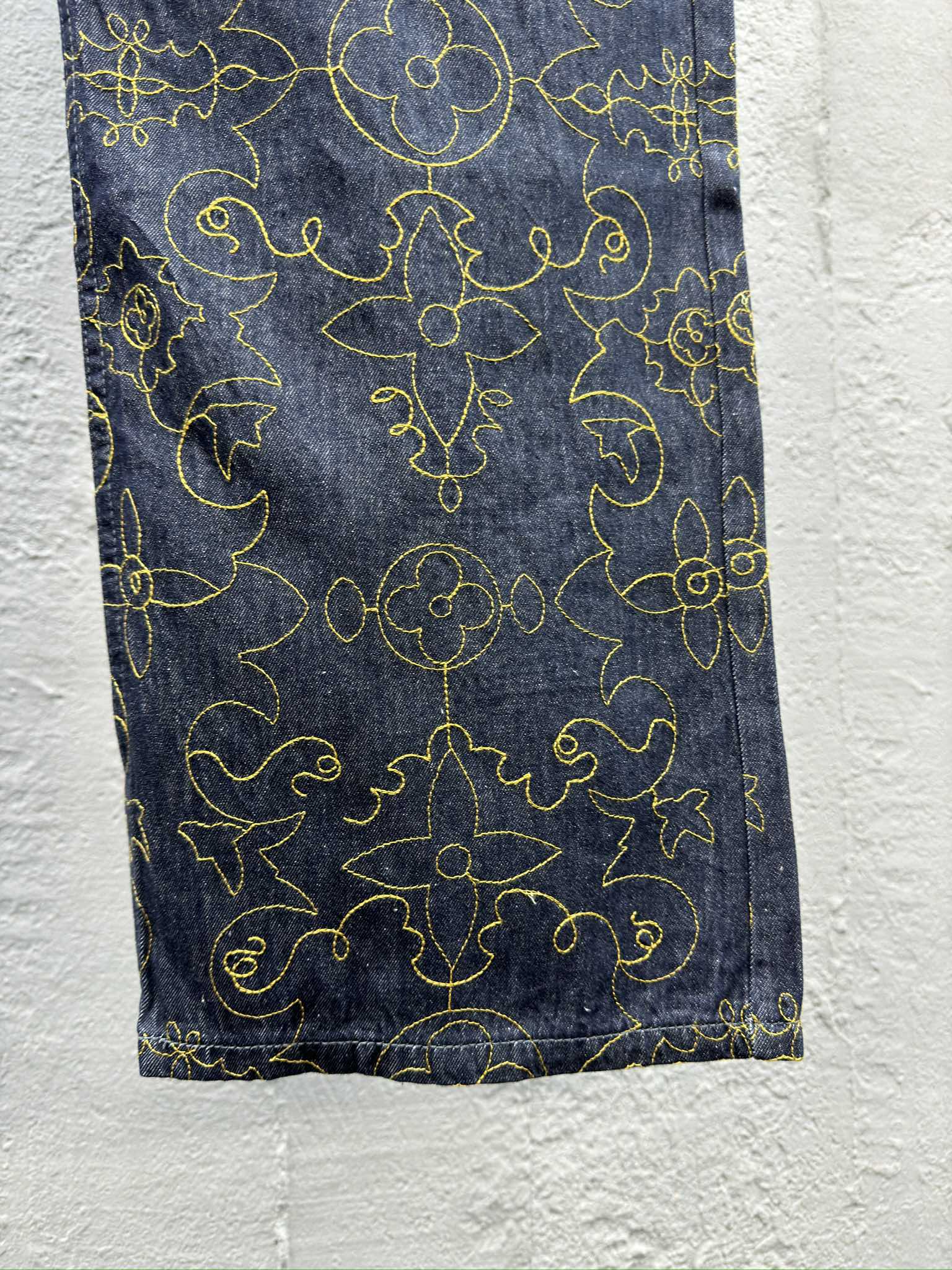 LOUIS VUITTON 蔓藤刺绣花纹缝线牛仔裤 7