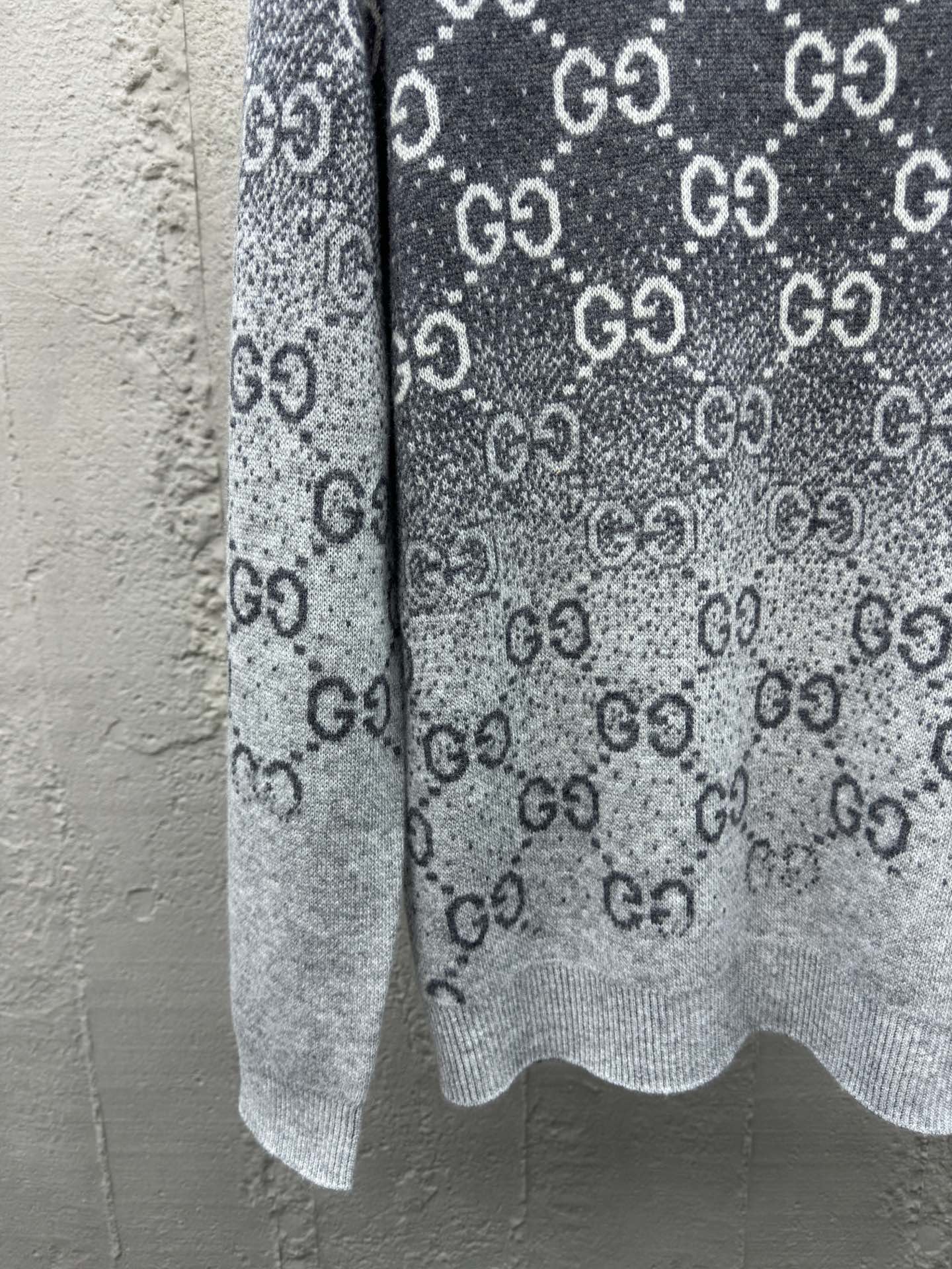 GUCCI 渐变印花高领毛衣 6