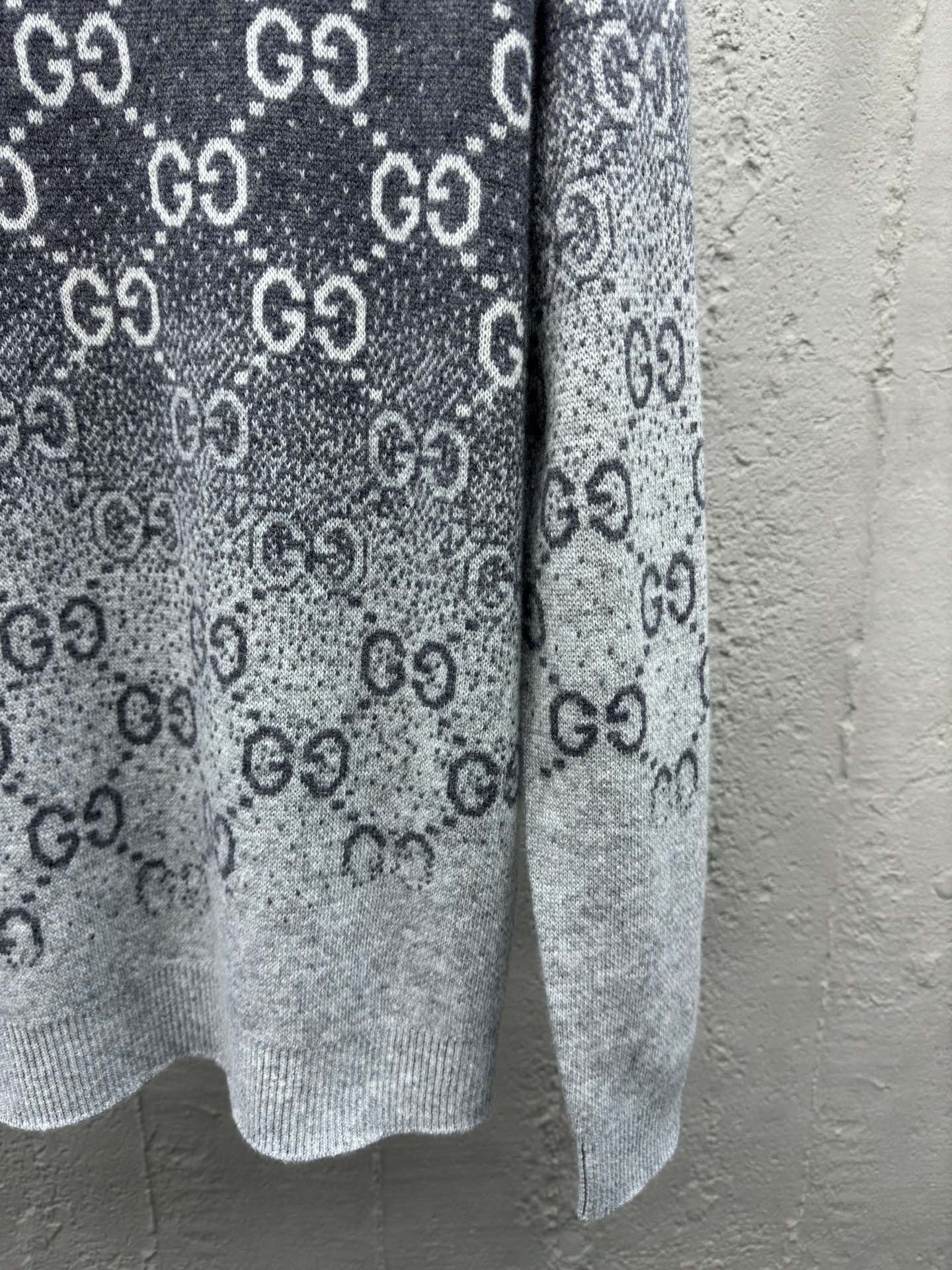 GUCCI 渐变印花高领毛衣 7
