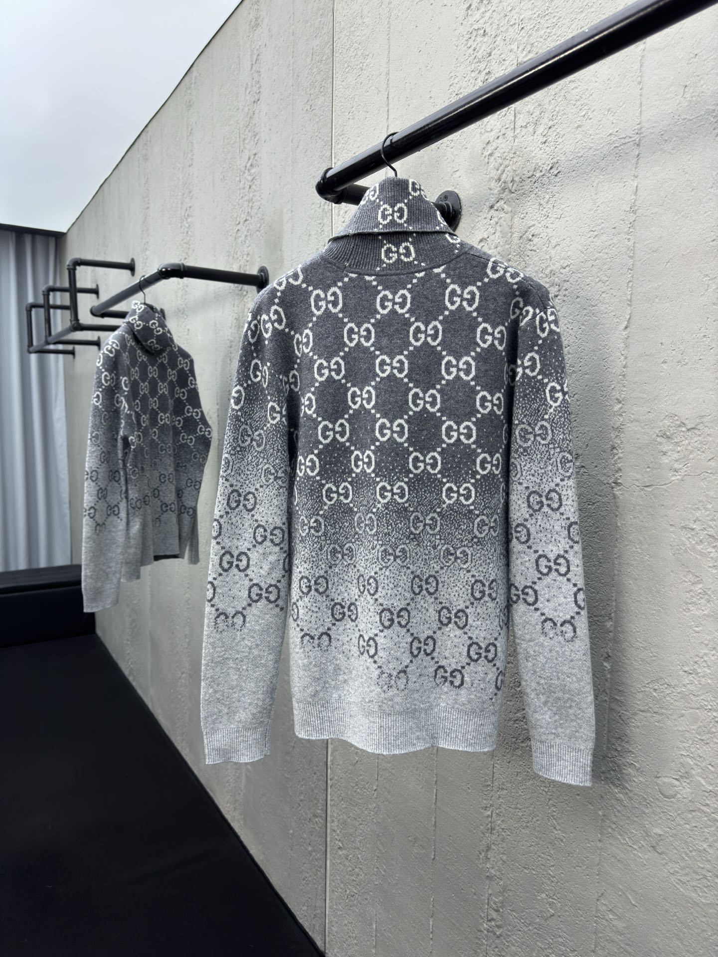 GUCCI 渐变印花高领毛衣 2