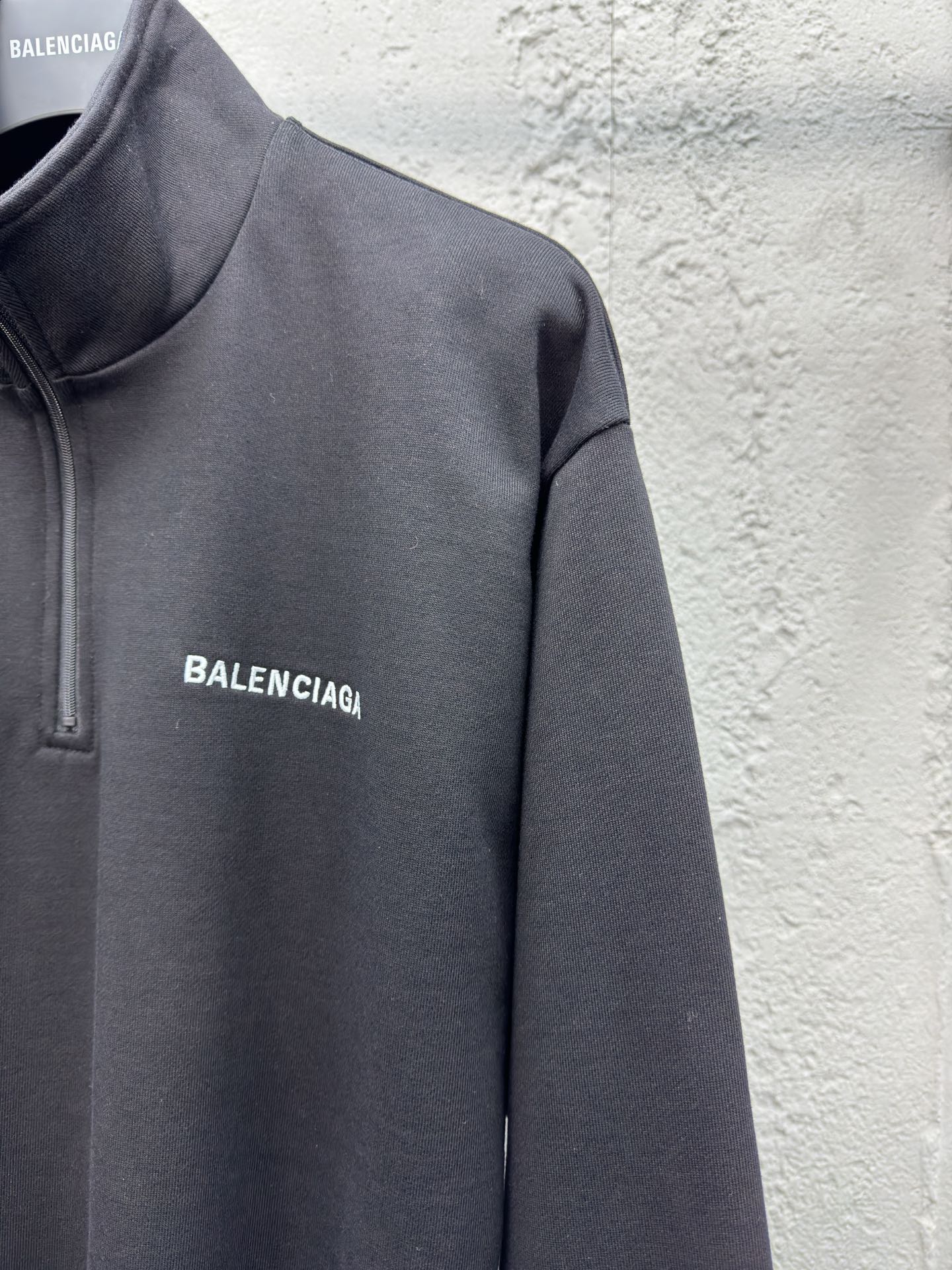 Balenciaga 半拉链滑雪卫衣 5