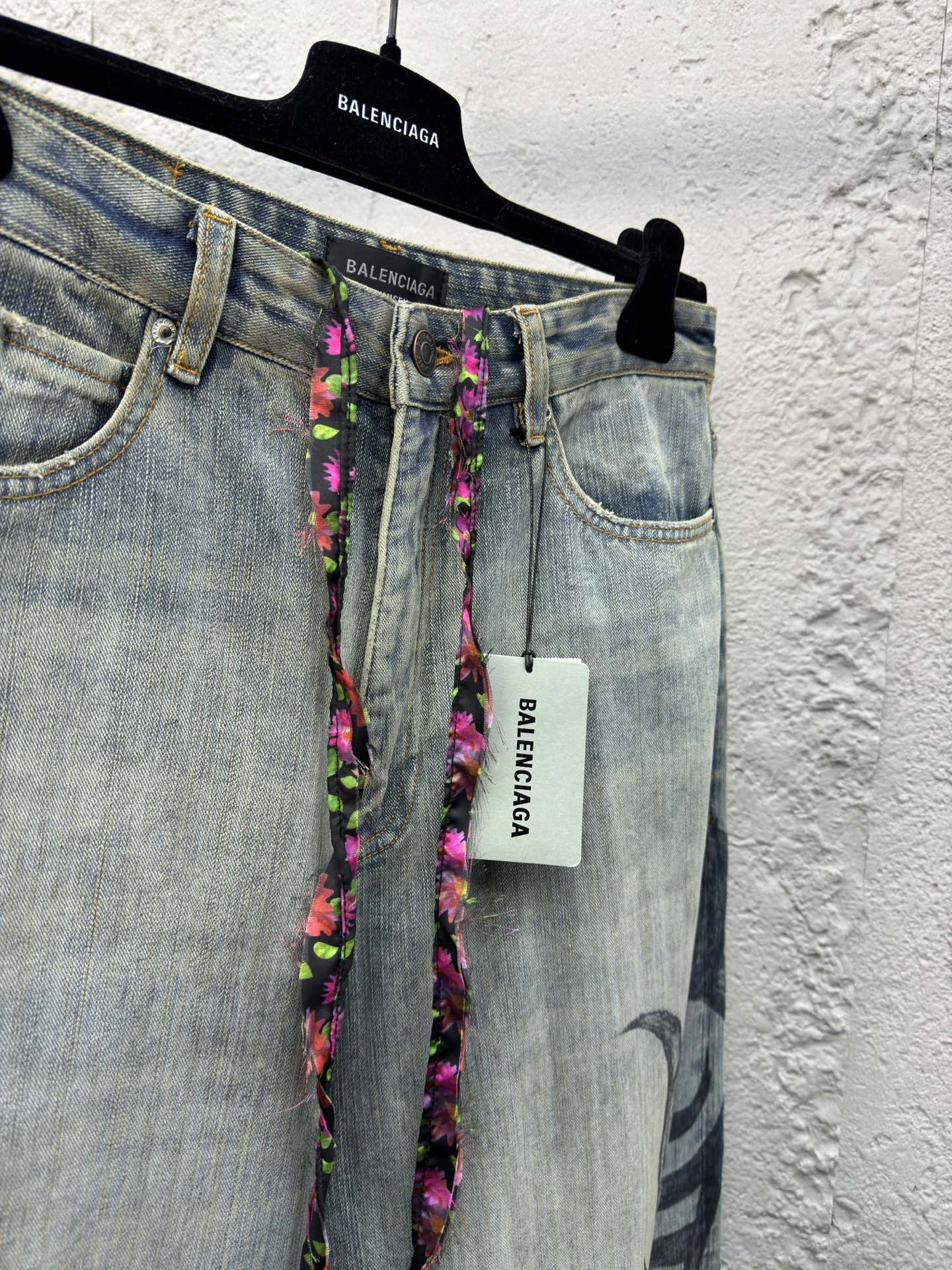 Balenciaga 龙纹图案印花牛仔裤 8