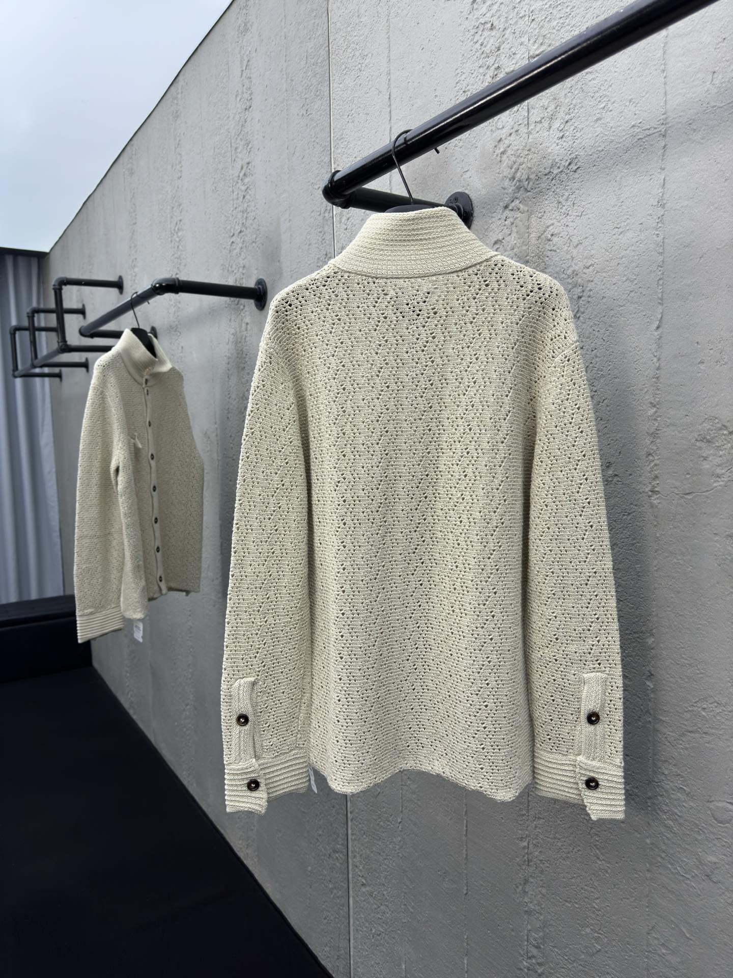 BOTTEGA VENETA 镂空纽扣针织开衫 2