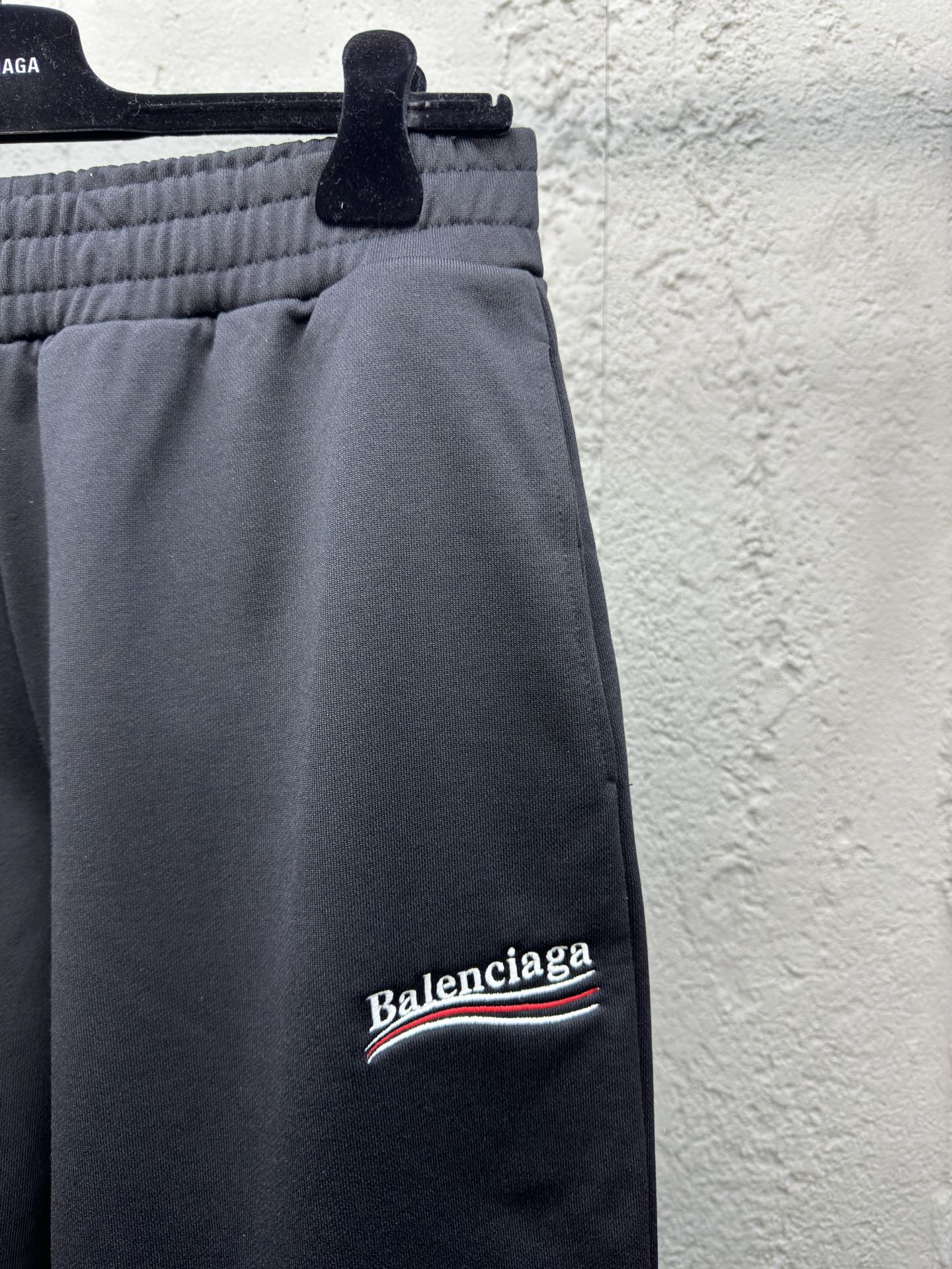 Balenciaga 可乐海浪刺绣长裤 5