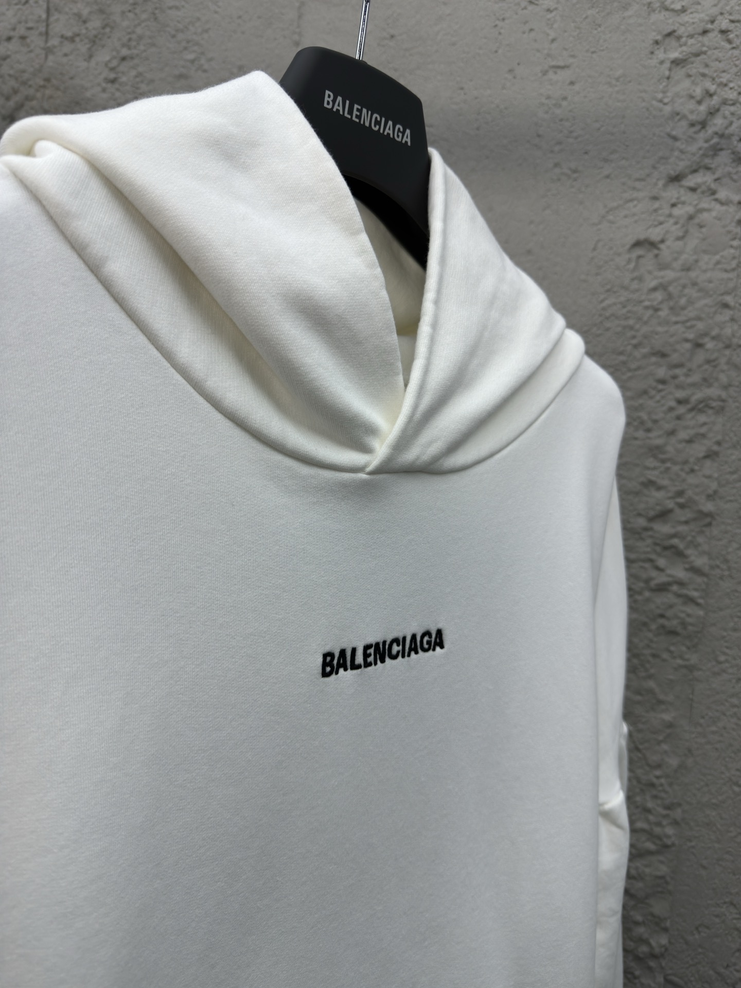 Balenciaga 蝙蝠袖刺绣字母连帽卫衣 8