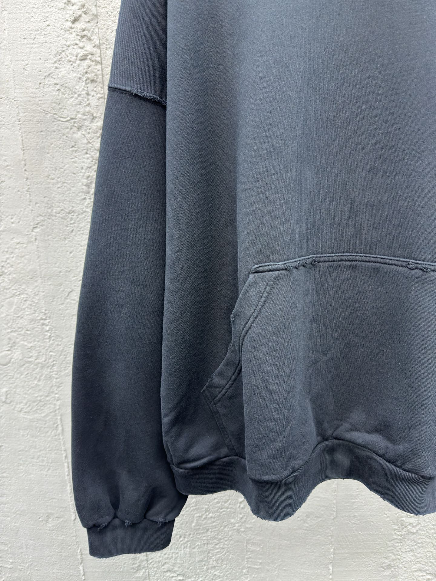 Balenciaga 前后幅烫钻字母连帽卫衣 6
