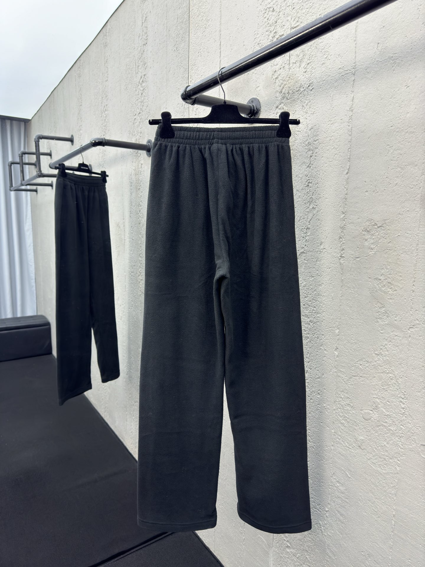 Balenciaga 可乐摇粒绒长裤 2