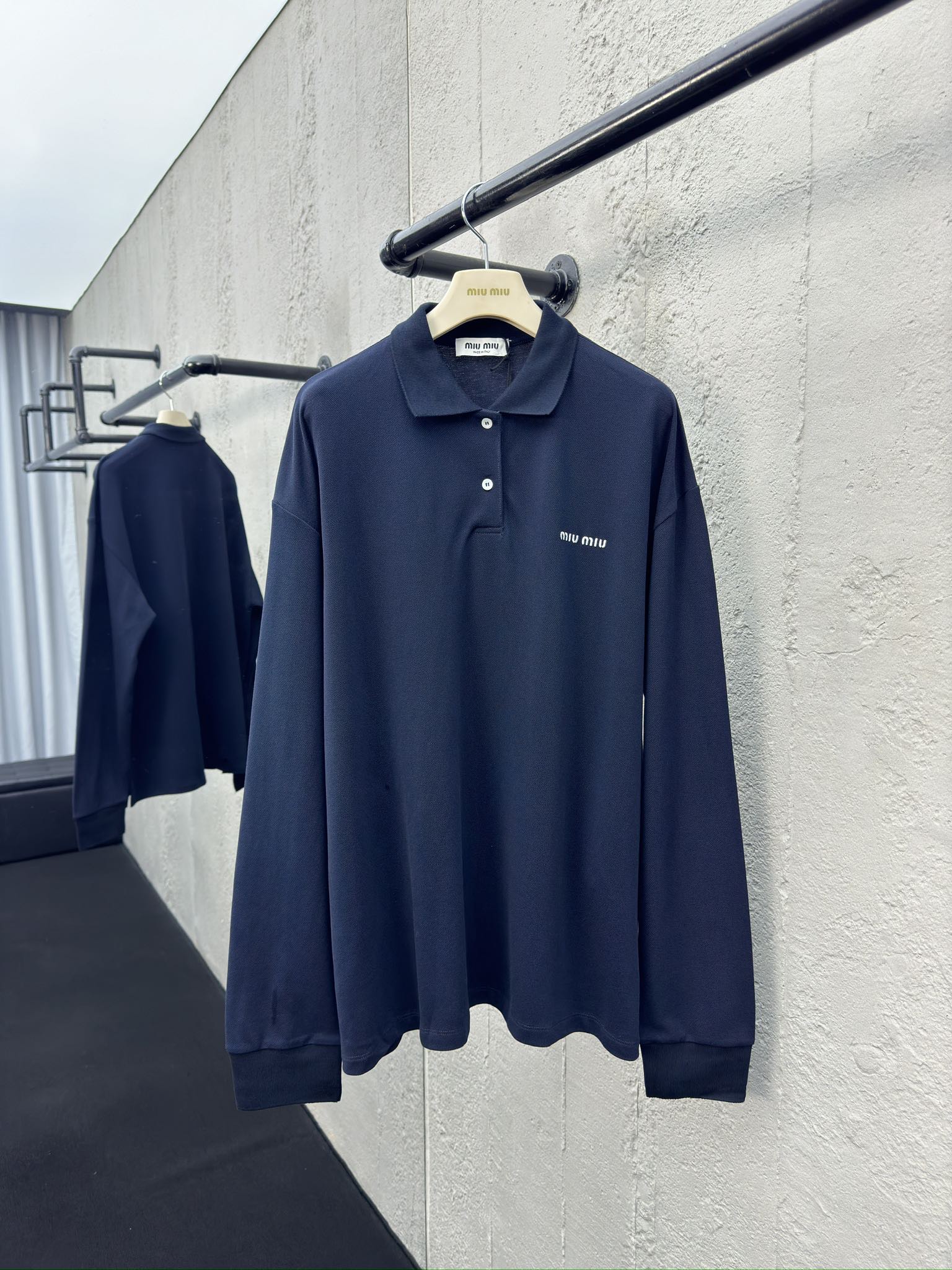 MIUMIU 翻领刺绣字母POLO衫长袖