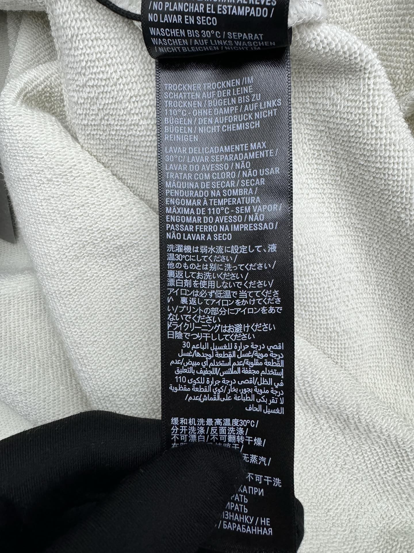 Balenciaga 3M艺术字母印花连帽卫衣 9