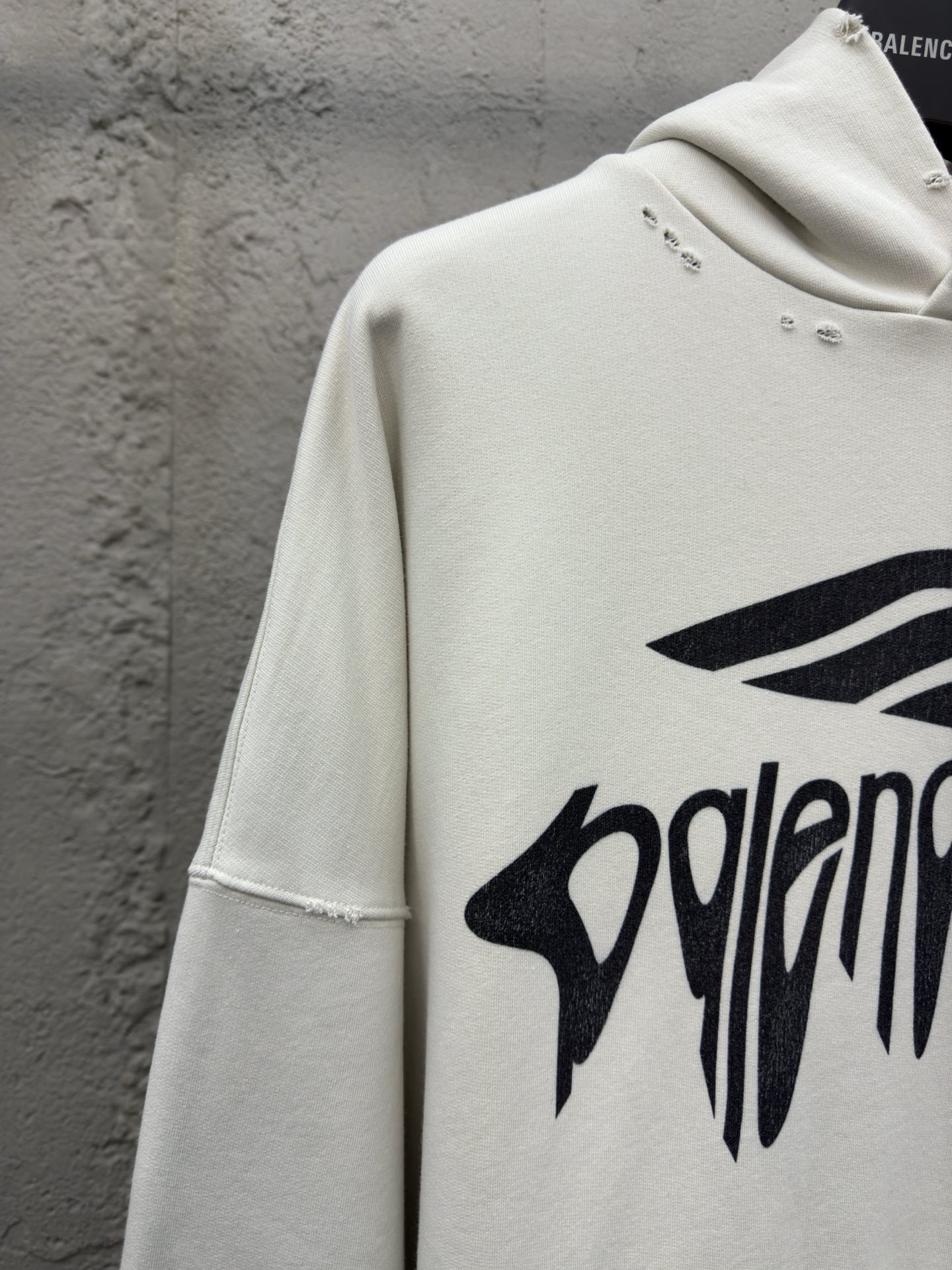 Balenciaga 3M艺术字母印花连帽卫衣 4