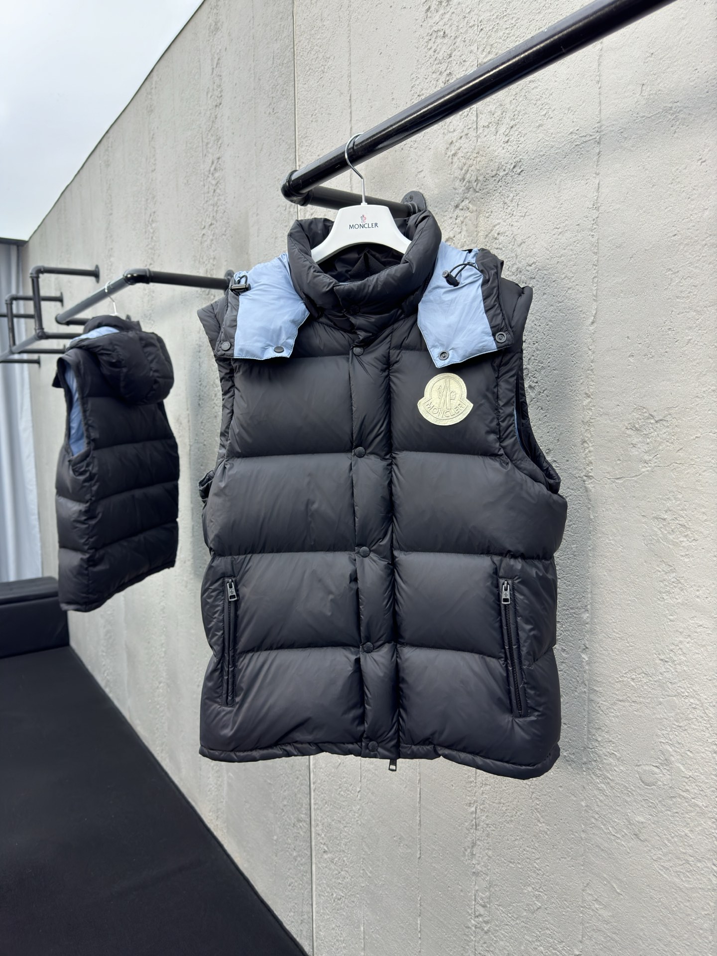 盟可睐 Moncler 高定典藏名品高定成衣时装外套连衣裙衬衫T恤 #5D921067 3