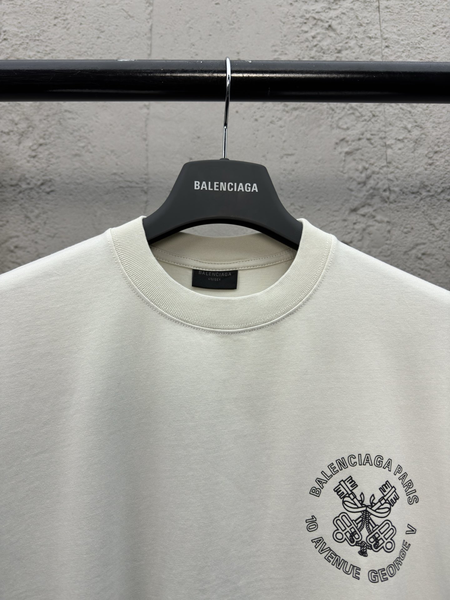 Balenciaga 钥匙徽章印花短袖 3