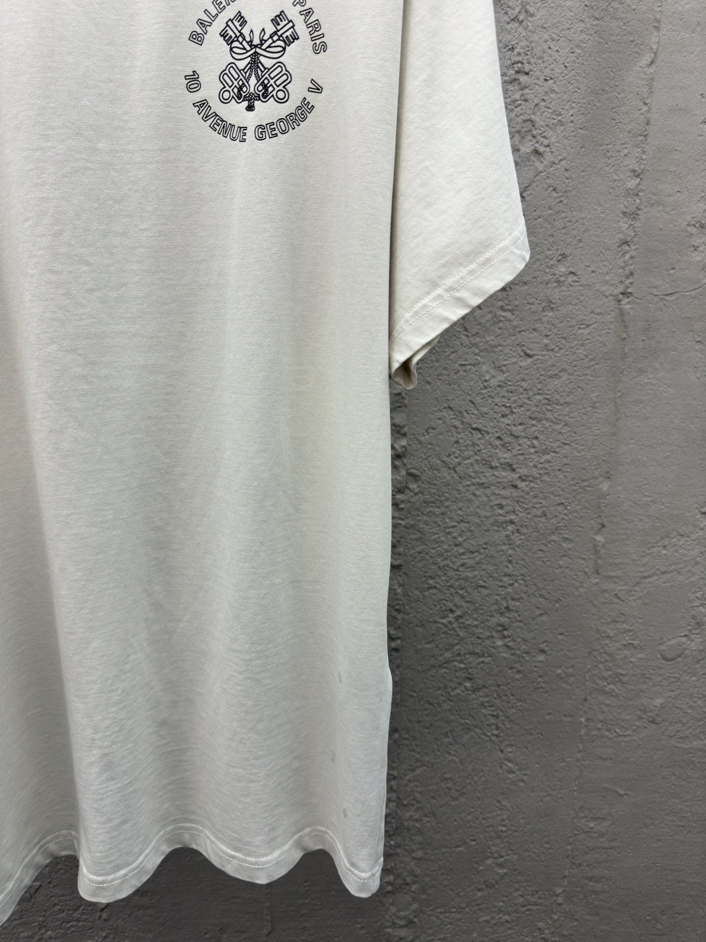 Balenciaga 钥匙徽章印花短袖 7