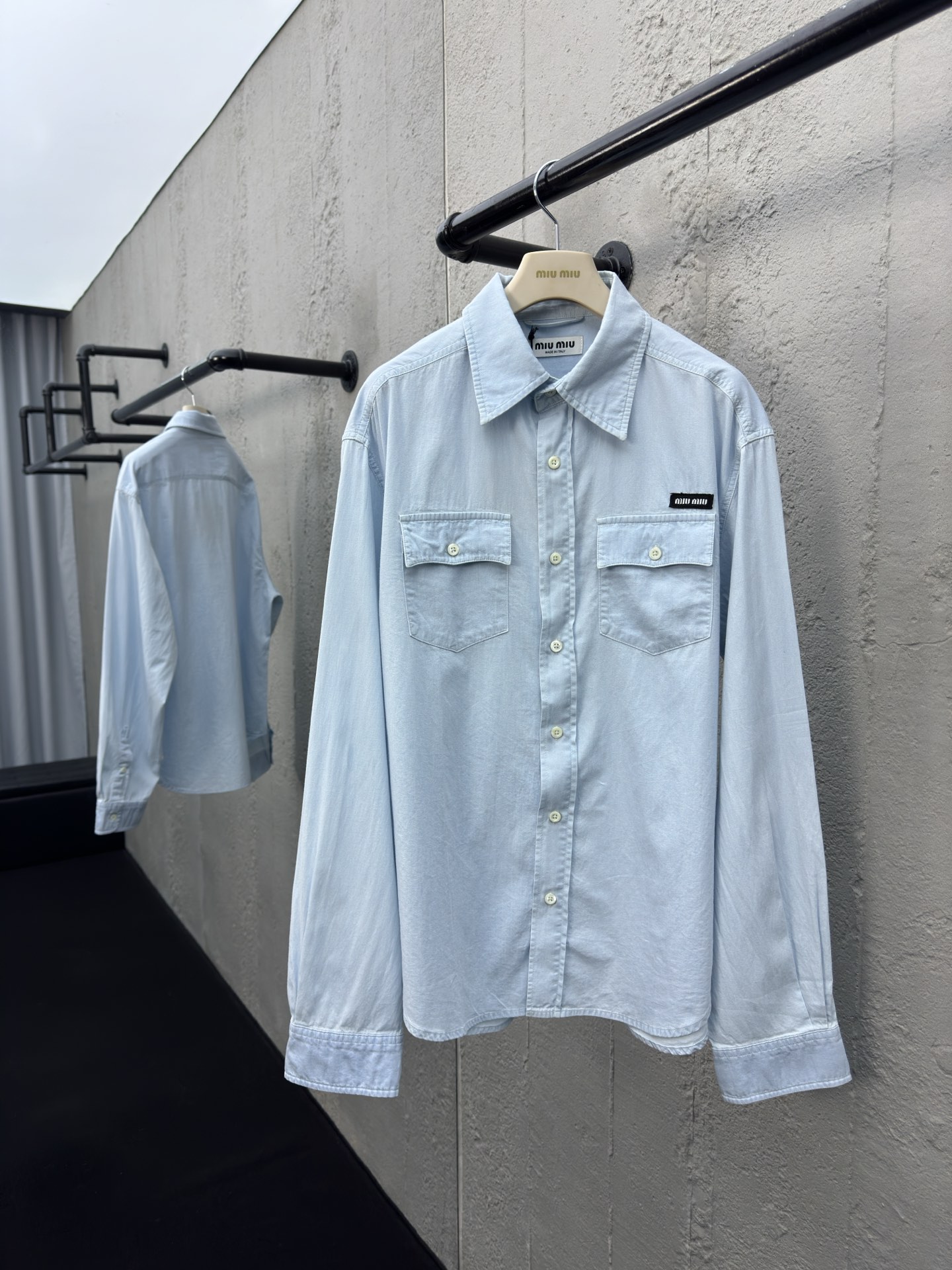 MIUMIU 钱布雷贴布衬衫