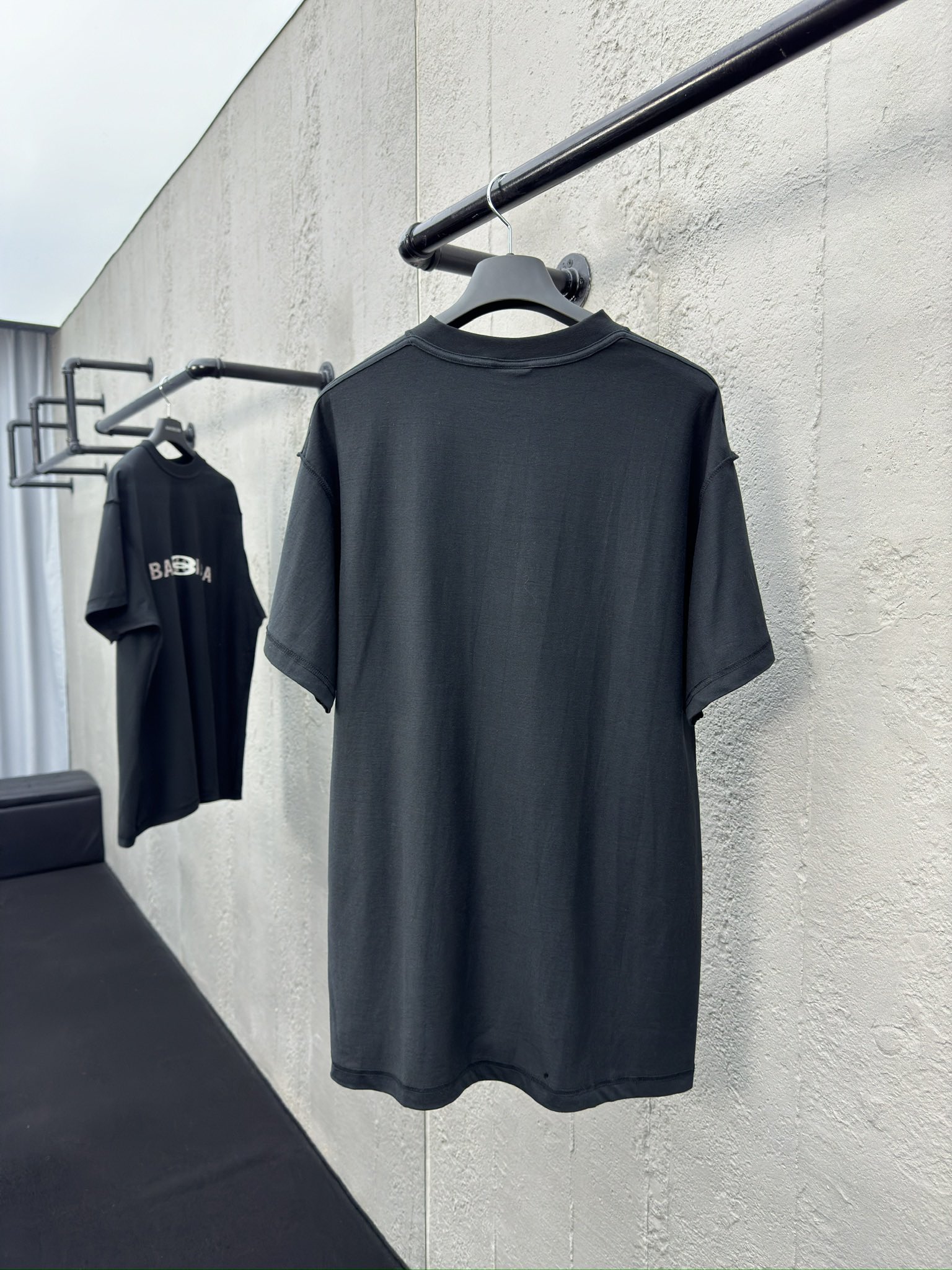 Balenciaga 双环反向印花短袖 2