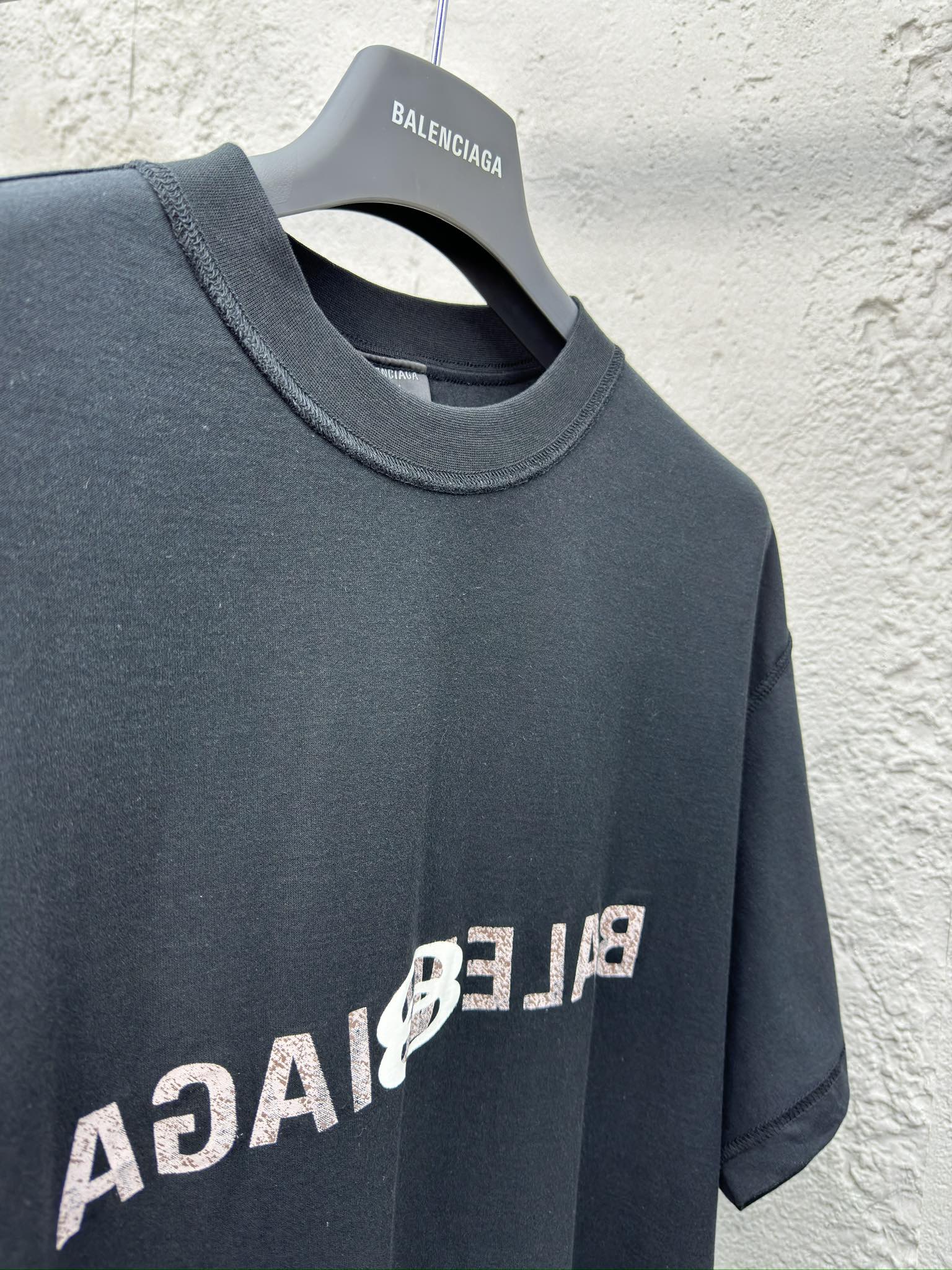 Balenciaga 双环反向印花短袖 8