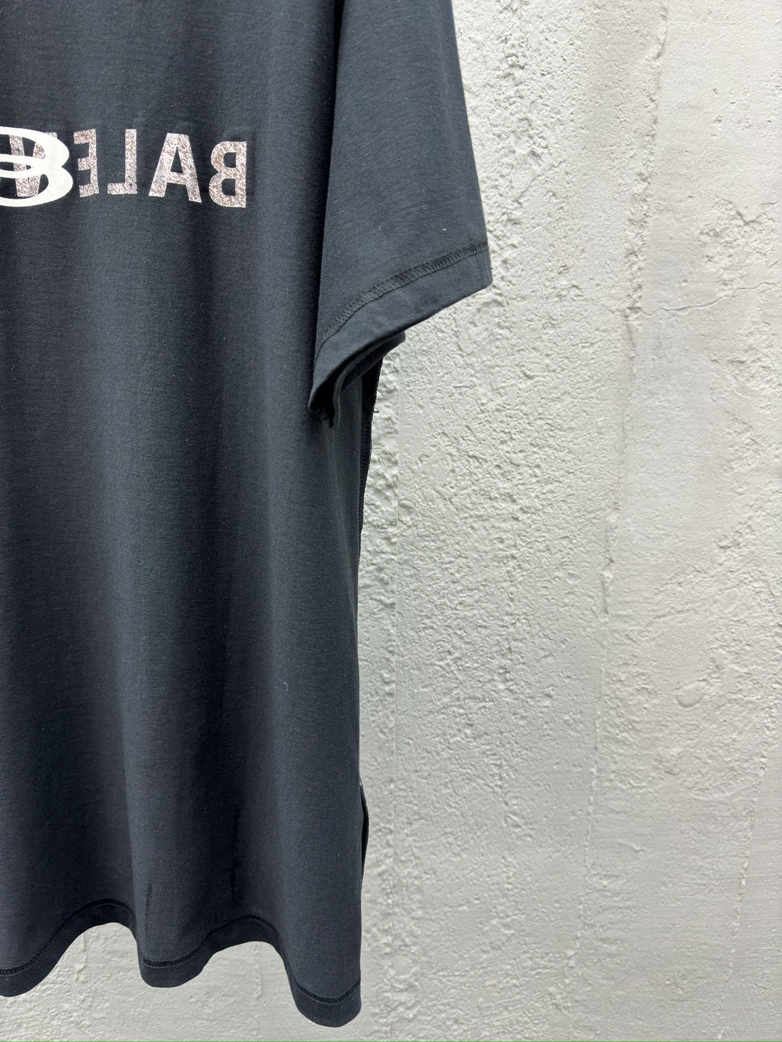 Balenciaga 双环反向印花短袖 7