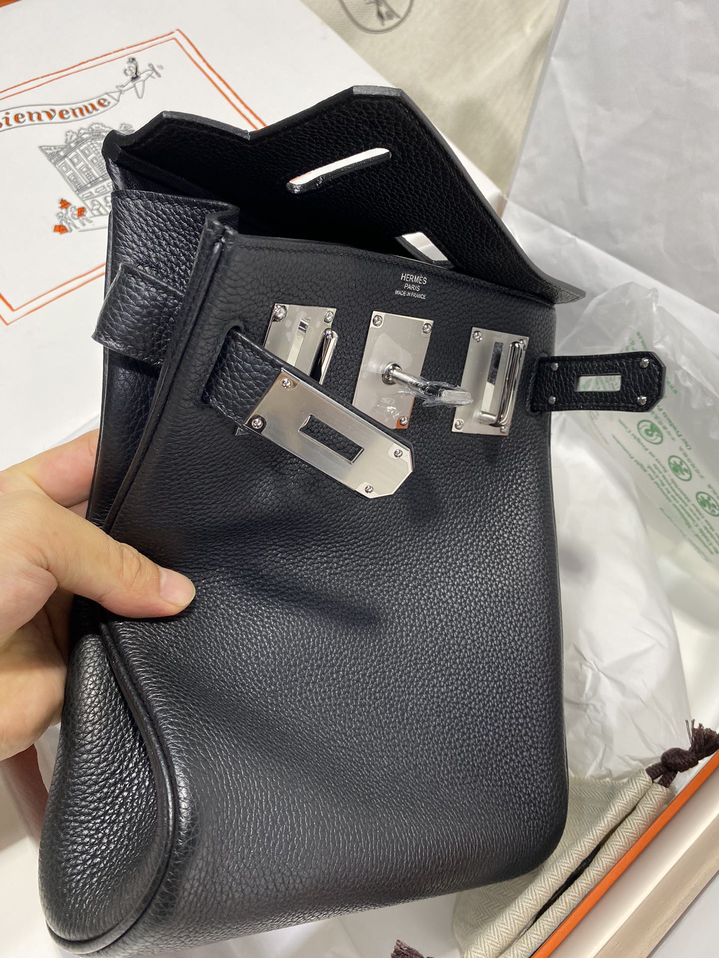 Hermès Hermes Hac a dos hand-waxed thread is the essence of Hermes, paired with Togo calf leather with strong graininess