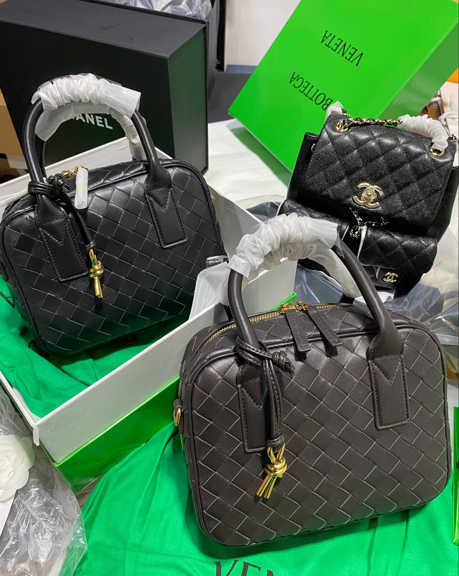 Bottega Veneta Work overtime during Dragon Boat Festival