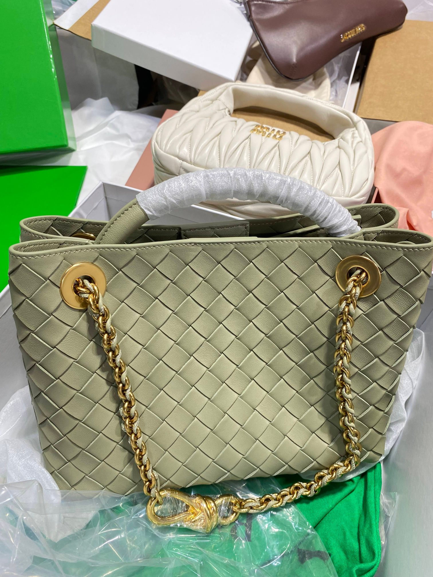 Bottega Veneta 1300 Dragon Boat Festival continues to work overtime to produce hot and real