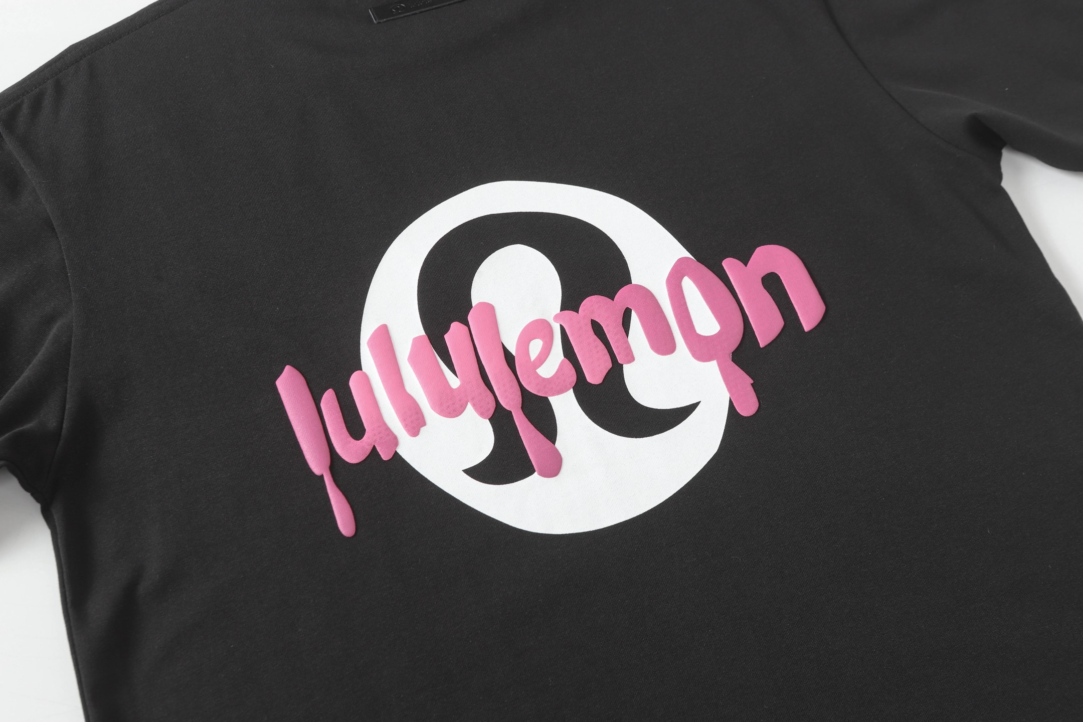 Lulemon Bubble-Head Short Sleeves: Top Quality Fast-Fashion Staple in Black & White - 图片 5