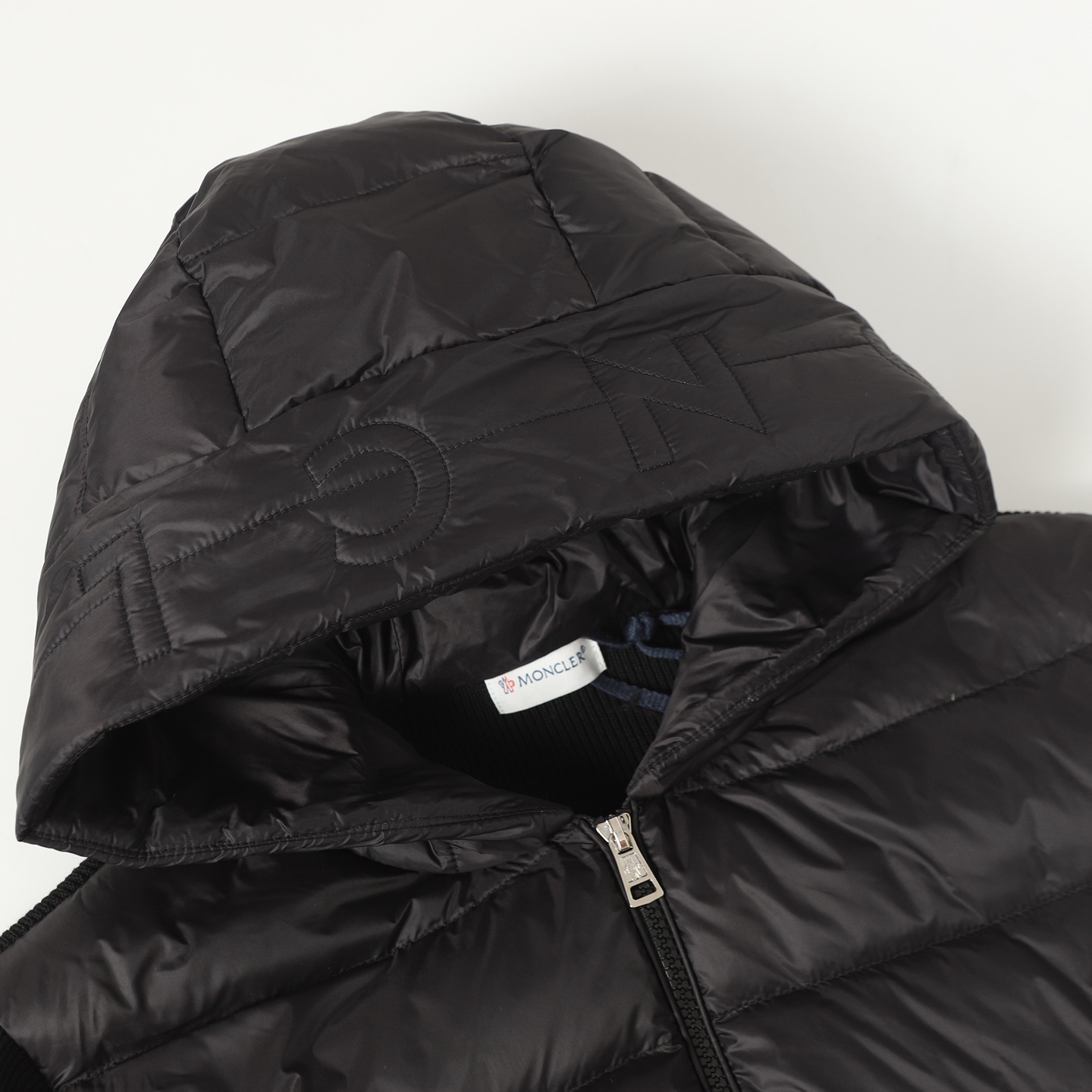 Moncler Chaqueta de Plumas con Capucha y Mangas de Lana para Hombre 4 i1758641514668 7023 0 2