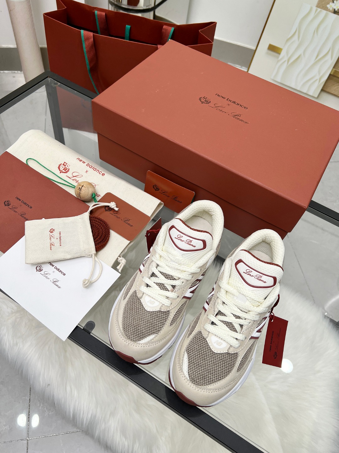 NO:234949,The top luxury joint brand Loro Piana ×NB limited edition, same style as Pei Zhuxuan | Korean style ~ Korean drama female lead LP＊NB The fantasy crossover of the two brands is that it has the low-key luxury of LP and does not lose the usual sports atmosphere of NB. It is a perfectly advanced casual style. The same style as men and women. This joint brand is based on the American 990V6 shoe model. The upper is made of cream and gray-brown splicing. The N-line logo is added to the sole and the tongue. The 