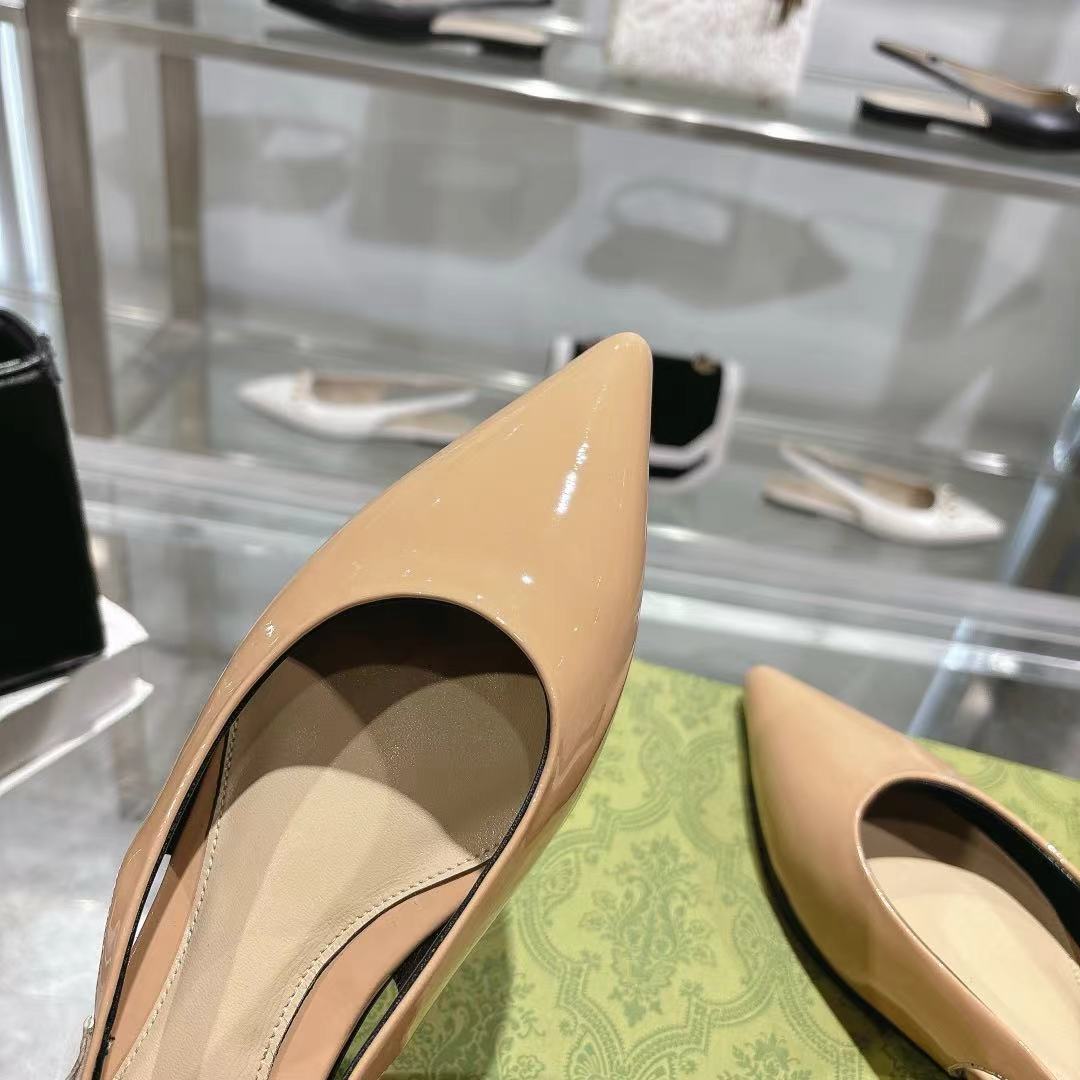 NO:224289,【Free in stock】New model!  Guccí Classic Women's Shoes: The original version is developed one to one, carefully modified shoe last, the fabric adopts the original texture, imported cow patent leather, with original board electric hardware GG buckle, delicate and impeccable!  Sheepskin inner lining and footrest Heel height: flat heel Size number, 35-42 (40.41 42 customized) Italian leather large sole, original packaging!  Factory direct batch, sandals, gucci, sandals, sheepskin, Leather soles19860909【长期有货】新款！古奇 Guccⅰ 经典女鞋:原版一比一开发,精心调制的鞋楦,面料采用原版质感.进口牛漆皮.配原板电渡五金GG扣 细腻到无可挑剔！ 羊皮内里和垫脚 跟高:平跟 码数,35-42（40.41 42订做） 意大利真皮大底,原版包装 ！ 工厂直批,凉鞋,gucci,sandals,sheepskin,Leather soles,Women's Shoes