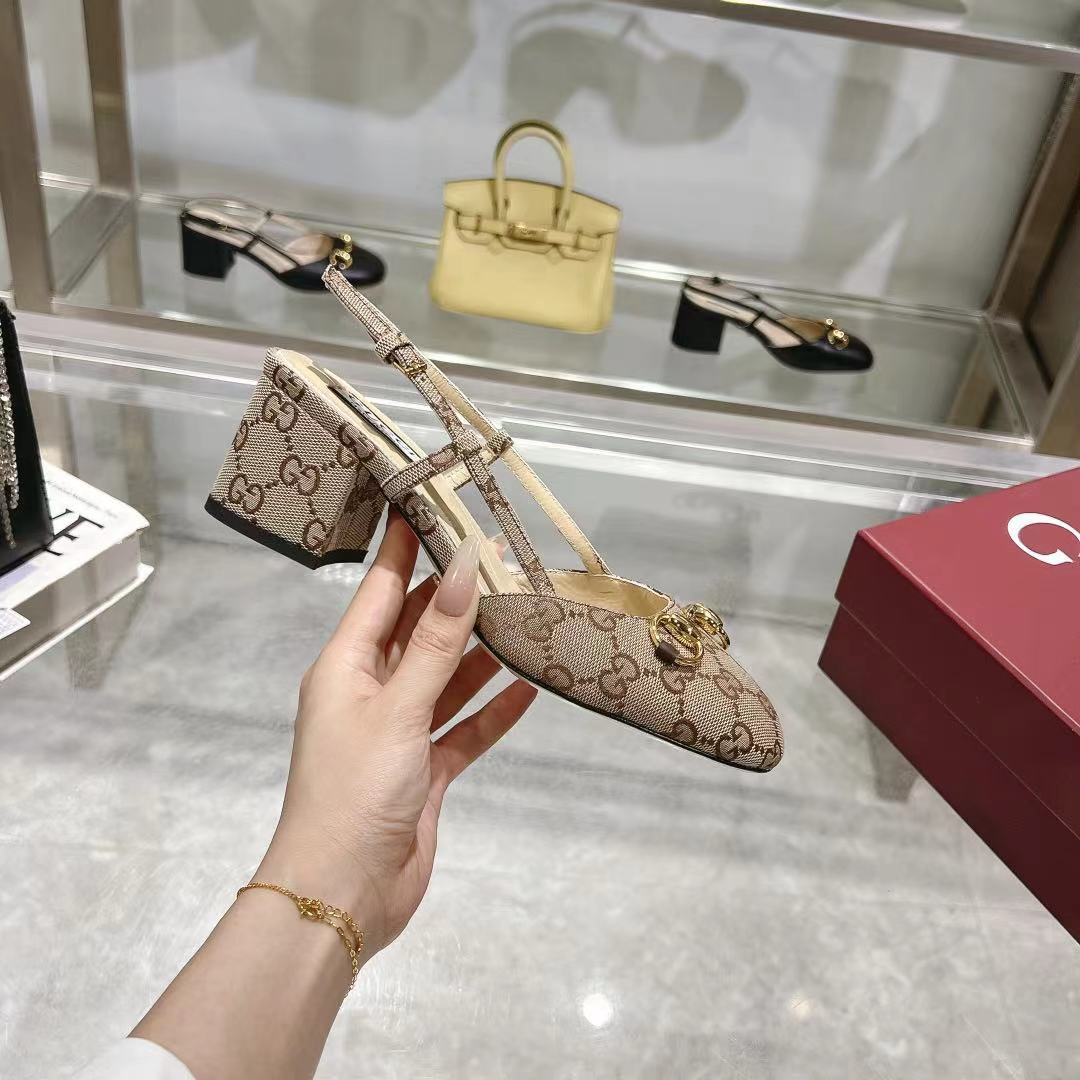 NO:224266,【Free in stock】New model!  Guccí Classic Women's Shoes: The original version is developed one to one, carefully modified shoe last, the fabric adopts the original texture, imported sheepskin, with original board electric hardware GG buckle, delicate and impeccable!  Sheepskin inner lining and footrest Heel height: 5.5 yards, 35-42 (40.41 42 customized) Italian leather large sole, original packaging!  Factory direct batch, sandals, gucci, sandals, sheepskin, Leather soles19860909【长期有货】新款！古奇 Guccⅰ 经典女鞋:原版一比一开发,精心调制的鞋楦,面料采用原版质感.进口羊皮.配原板电渡五金GG扣 细腻到无可挑剔！ 羊皮内里和垫脚 跟高:5.5 码数,35-42（40.41 42订做） 意大利真皮大底,原版包装 ！ 工厂直批,凉鞋,gucci,sandals,sheepskin,Leather soles,Women's Shoes