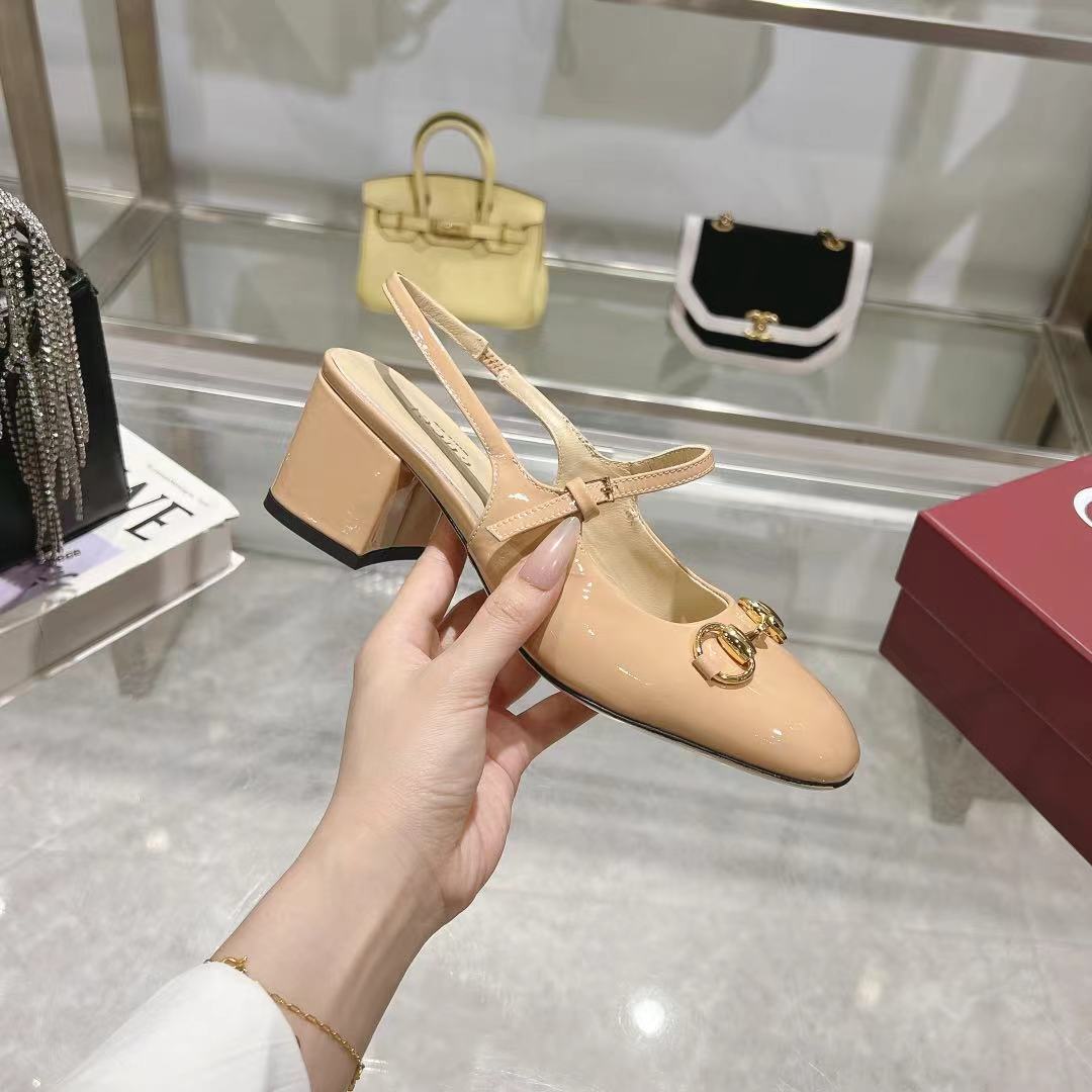 NO:236436,【Free in stock】New model!  Guccí Classic Women's Shoes: The original version is developed one to one, carefully modified shoe last, the fabric adopts the original texture, imported ice patent leather, and equipped with original board electric hardware GG buckle, delicate and impeccable!  Sheepskin inner lining and footrest Heel height: 5.5 yards, 35-42 (40.41 42 customized) Italian leather large sole, original packaging!  Factory direct batch, sandals, gucci, sandals, sheepskin, Leather soles19860909【长期有货】新款！古奇 Guccⅰ 经典女鞋:原版一比一开发,精心调制的鞋楦,面料采用原版质感.进口冰漆皮.配原板电渡五金GG扣 细腻到无可挑剔！ 羊皮内里和垫脚 跟高:5.5 码数,35-42（40.41 42订做） 意大利真皮大底,原版包装 ！ 工厂直批,凉鞋,gucci,sandals,sheepskin,Leather soles,Women's Shoes