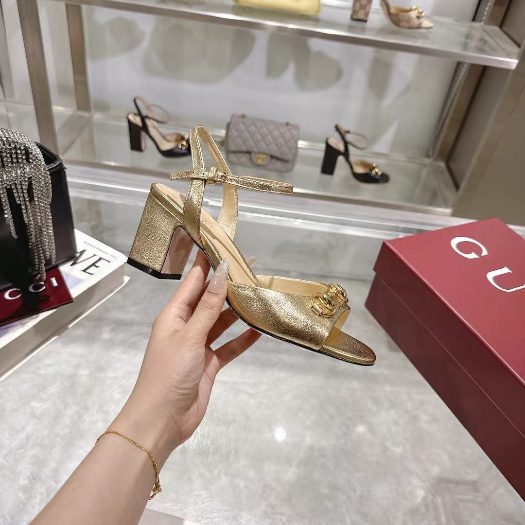 NO:266269,[Live in stock for a long time] Guccí classic women's shoes: original one-to-one development, carefully modified shoe last, fabric with original texture, imported sheepskin surface, with original board electric hardware buckle, delicate and impeccable!  Sheepskin inner lining and footrest Heel height: 6.5cm 9.5cm Two heights available. Size number, 35-42 (40.41 42 customized) Italian leather large sole, original packaging!  Factory direct batch, high heels sandals, gucci, sandals, high heels, sheepskin, Leather soles19860909【长期有货】古奇 Guccⅰ 经典女鞋:原版一比一开发,精心调制的鞋楦,面料采用原版质感.进口羊皮面.配原板电渡五金扣 细腻到无可挑剔！ 羊皮内里和垫脚 跟高:6.5cm 9.5cm两种高度可选 码数,35-42（40.41 42订做） 意大利真皮大底,原版包装 ！ 工厂直批,高跟鞋凉鞋,gucci,sandals,high heels,sheepskin,Leather soles,Women's Shoes