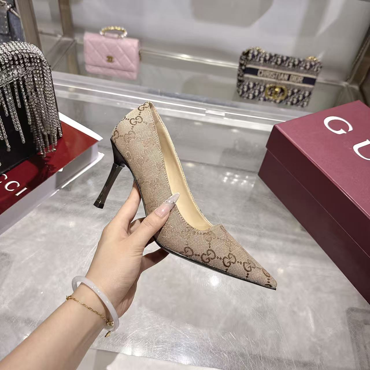 Gucci 古奇 Guccⅰ 女鞋: 开发，精心调制的鞋楦
