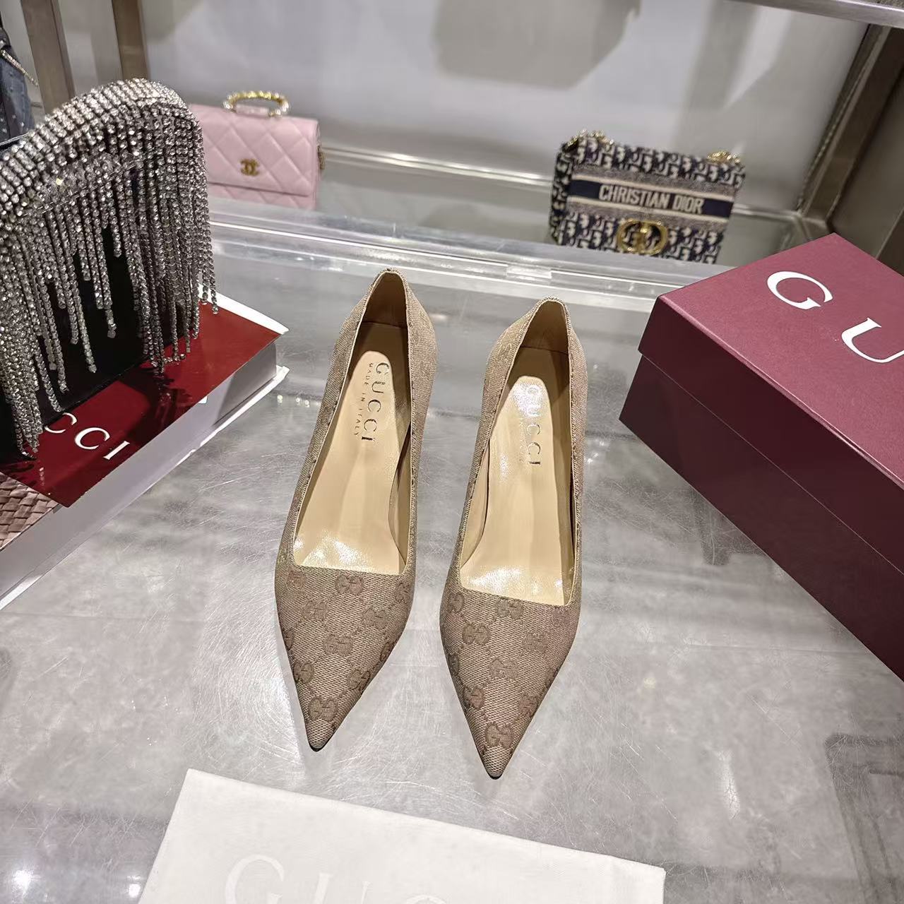 Gucci 古奇 Guccⅰ 女鞋: 开发，精心调制的鞋楦