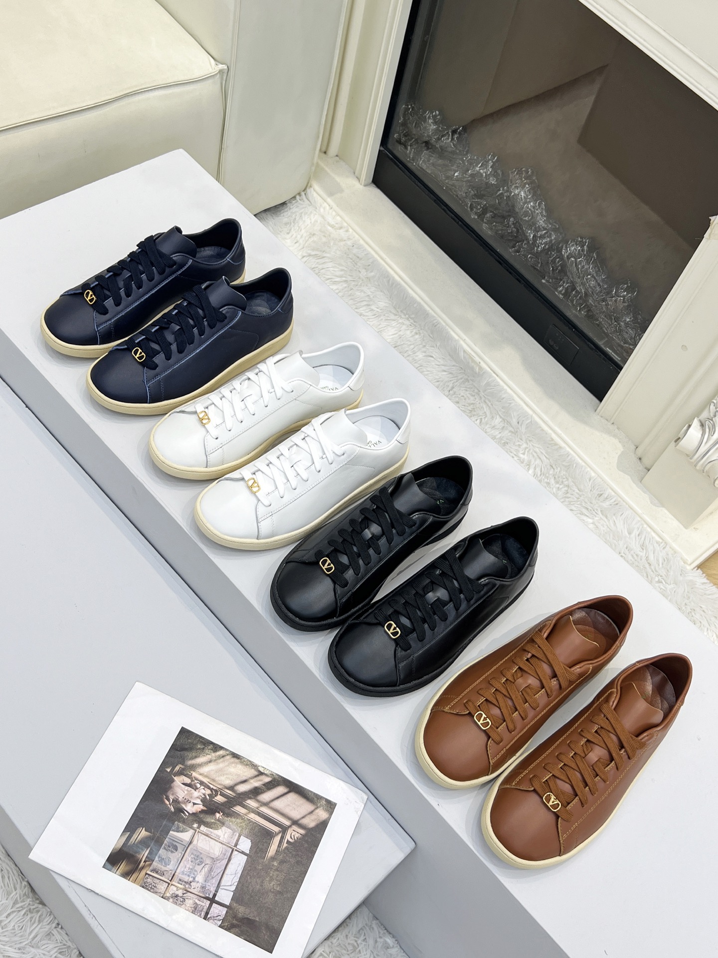 “Valentino 25 Royco Classic Tweedy Sneakers with Zirconium Fabric and Original Design, Size 38-45 – $600” - 图片 2