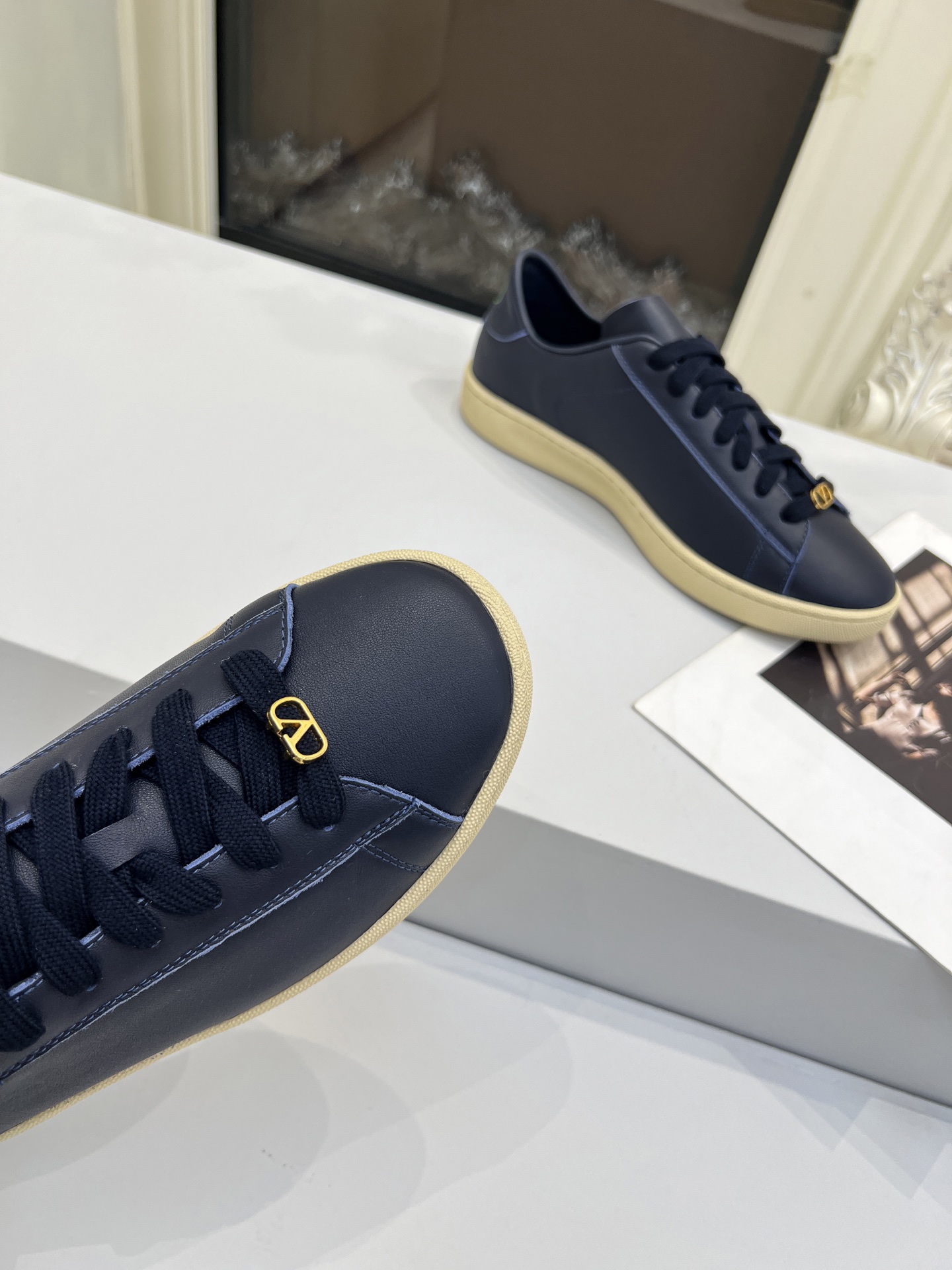 “Valentino 25 Royco Classic Tweedy Sneakers with Zirconium Fabric and Original Design, Size 38-45 – $600” - 图片 8