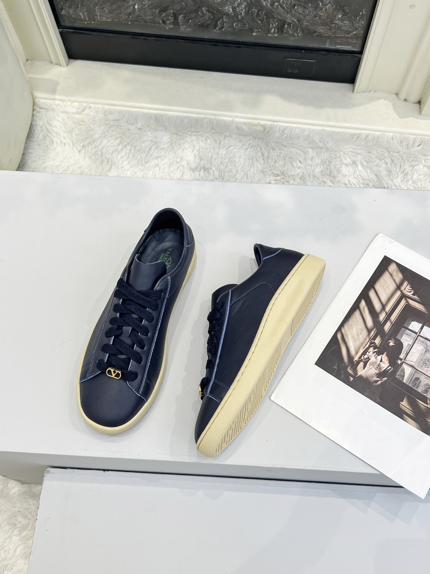 “Valentino 25 Royco Classic Tweedy Sneakers with Zirconium Fabric and Original Design, Size 38-45 – $600” - 图片 4