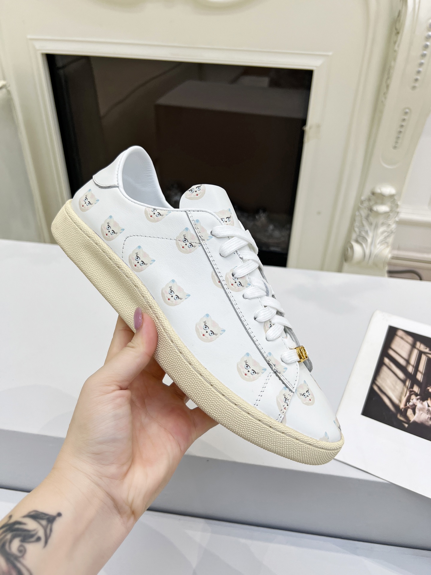“Valentino 25 Royco Tweedy Sneakers: Classic Design, Zirconium Fabric, Imported Materials, Plant Price $600” - 图片 3