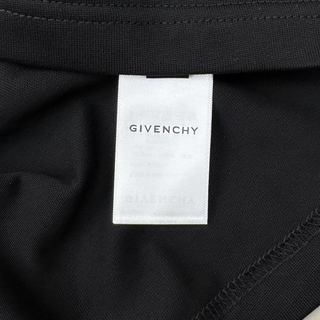 ️顶级颜值担当-Givench*纪梵希*24s新款短袖T恤.当季颜值担当.大G字母龙形搭配视觉效果相当奇