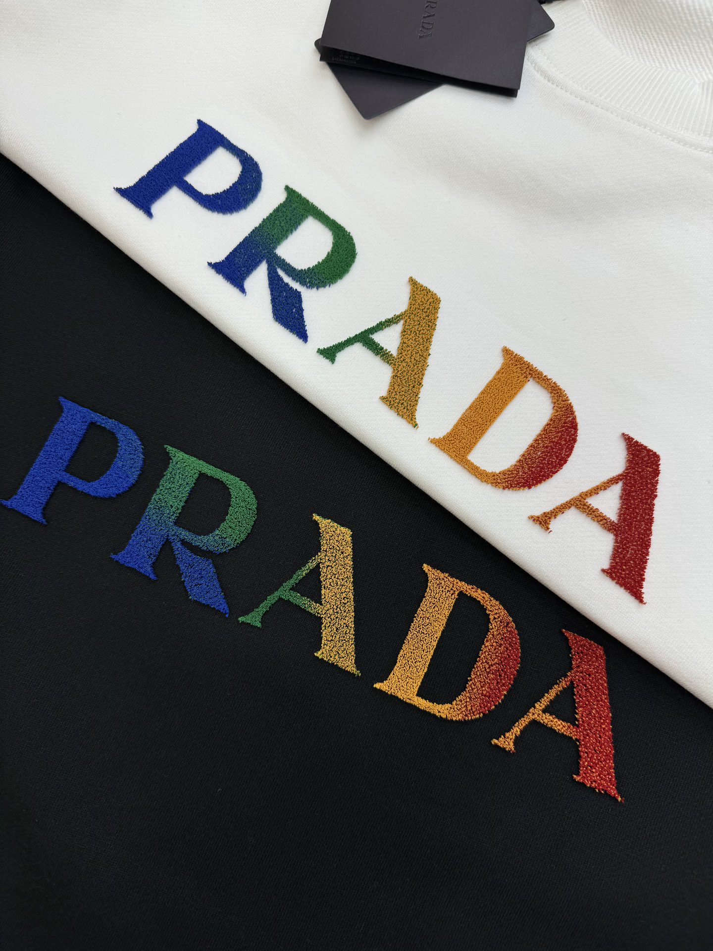 ️PRAD*普拉-达24S新款圆领卫衣.男女同款！最新时尚图形.立体牙刷绣设计.时尚百搭！定制380克卫