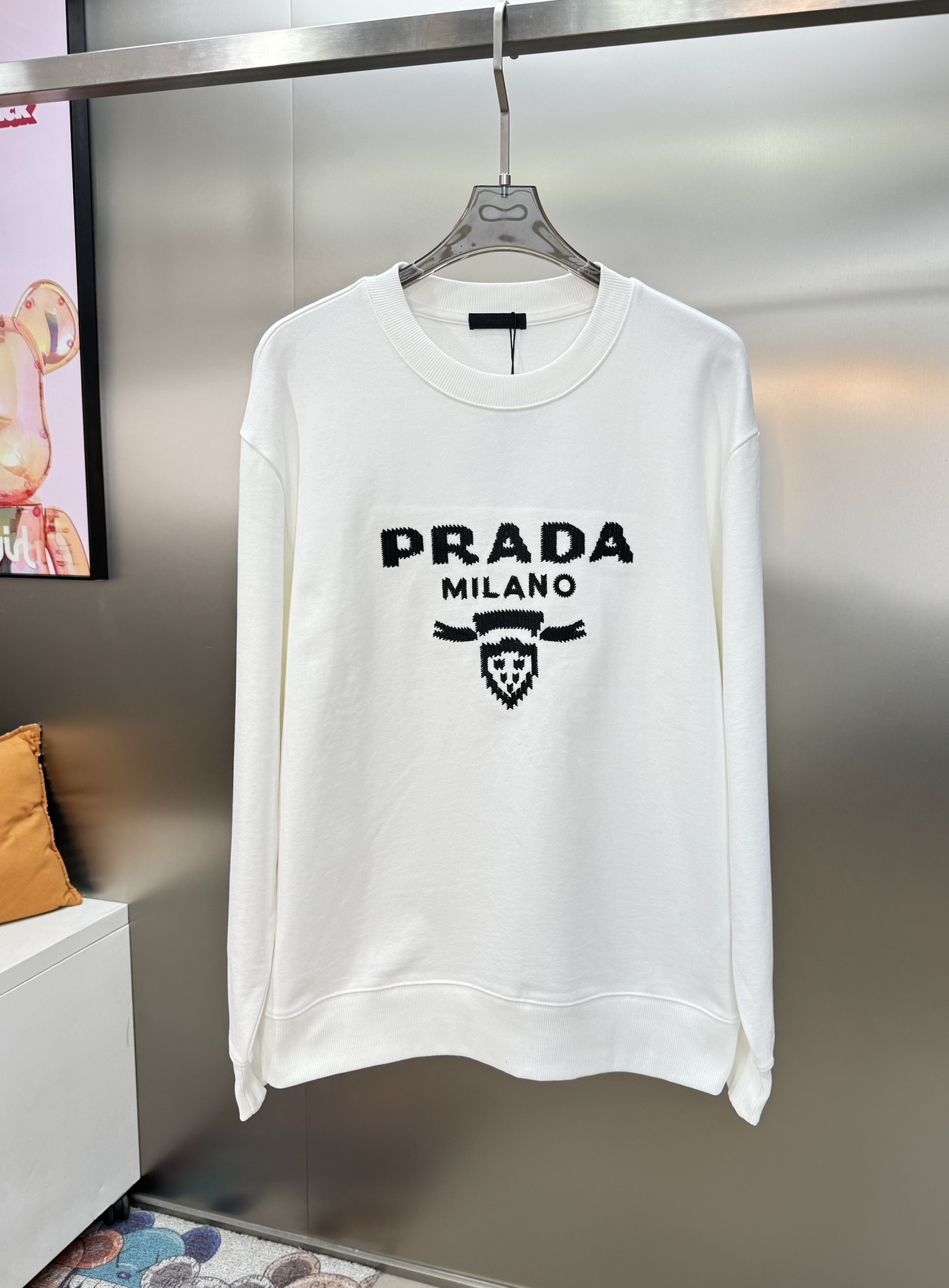 ️PRAD*普拉-达24s新款圆领卫衣.男女同款！经典字母全新呈现！精选万针3D绣花工艺.无可挑剔！简单