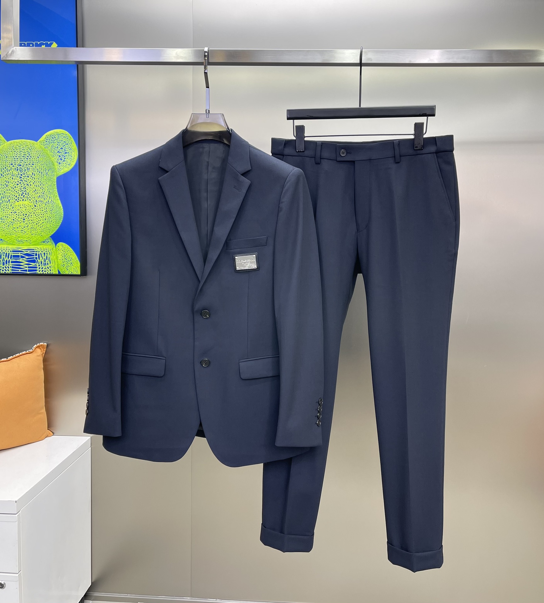 P1425 D & G Men’s Business Suit: Top-of-the-Line Fabric, Tailored Design, Premium Comfort - 图片 1