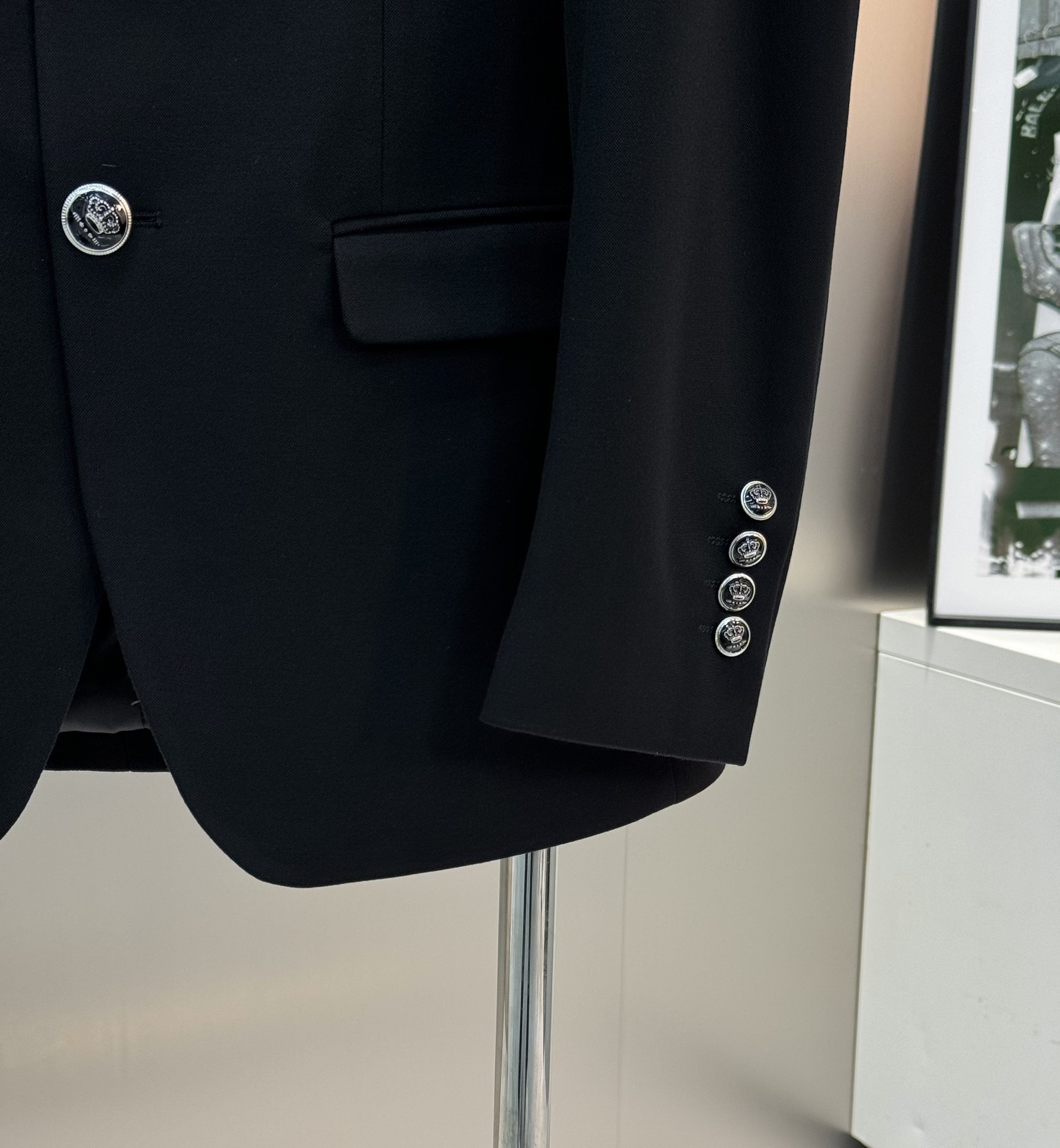 “High-Quality Metal Parchment Dresser with Gold Buttons – Foreign Trade Corporation Recommendation” - 图片 6